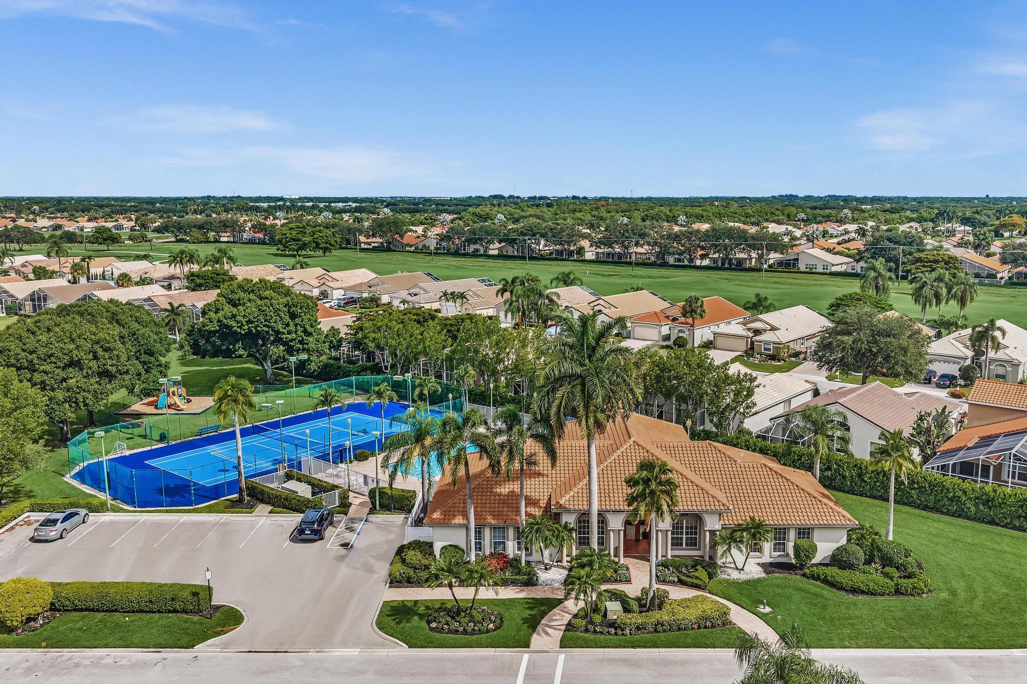 Lakes of Westchester, Pipers Glen - Residential
