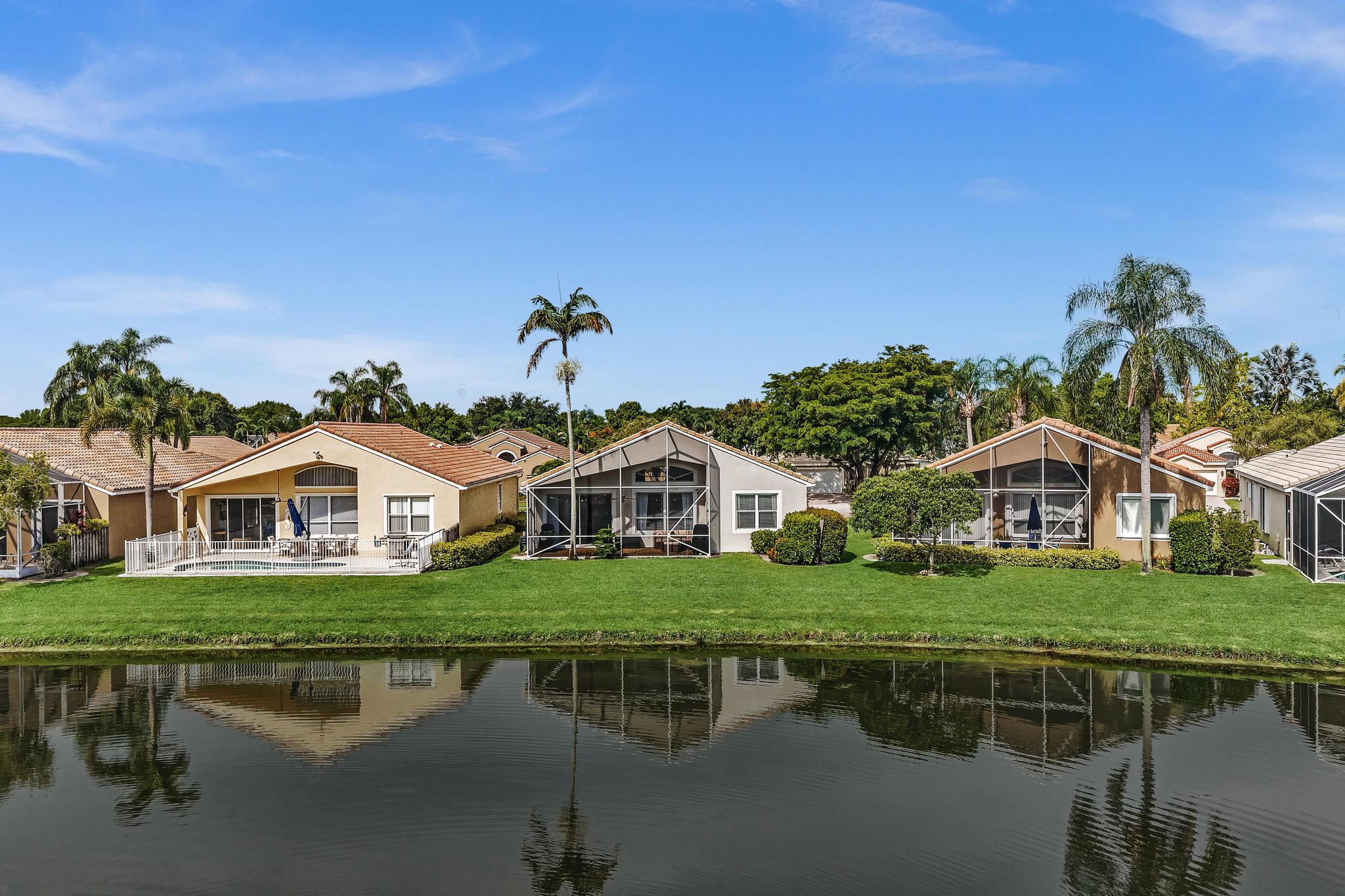 Lakes of Westchester, Pipers Glen - Residential