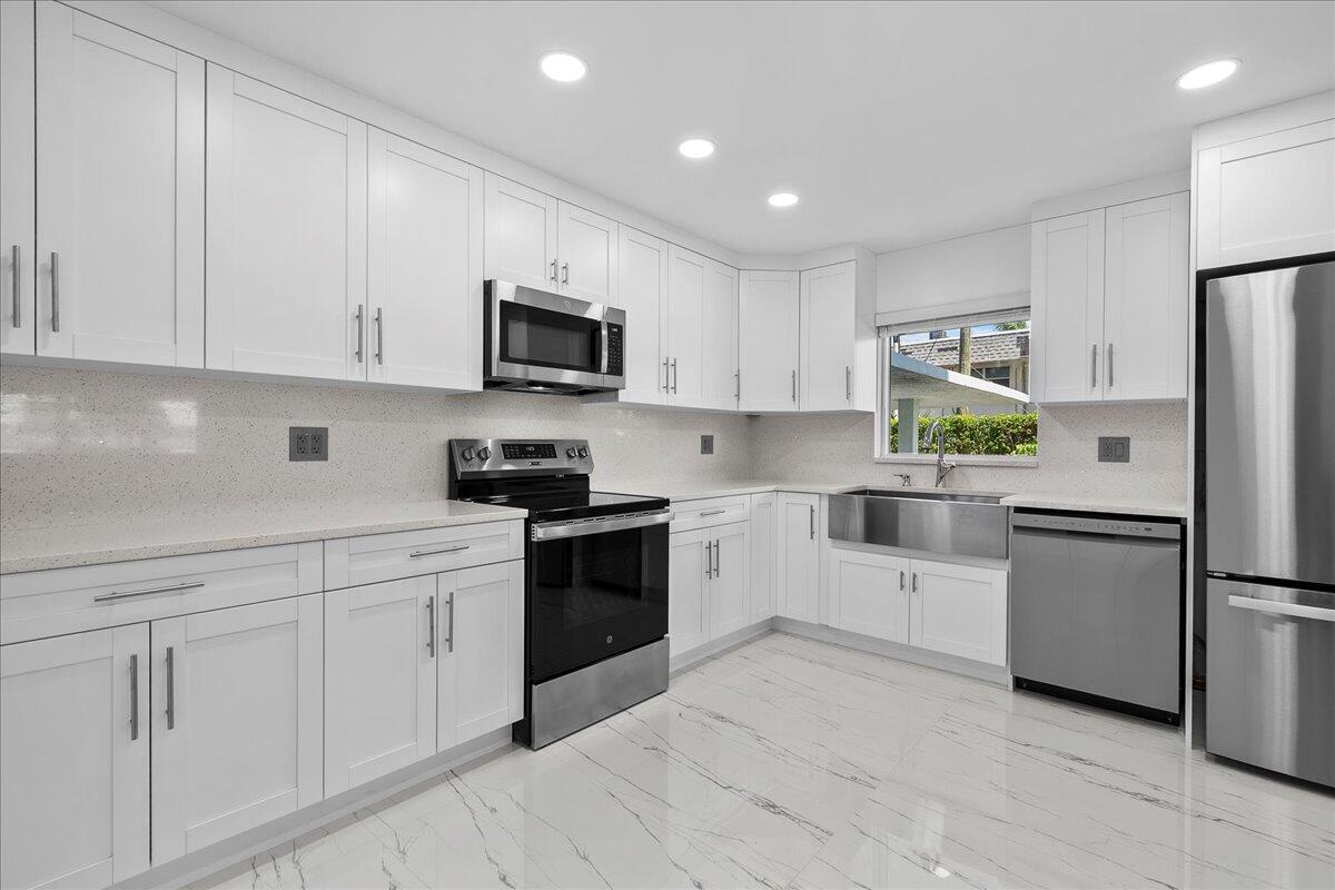 LAKE HARBOR COVE CONDO - Residential Lease