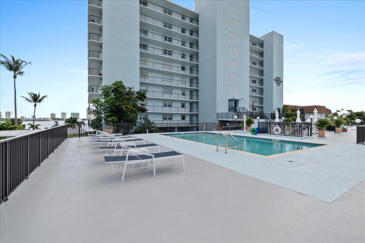 LAKE HARBOR COVE CONDO - Residential Lease