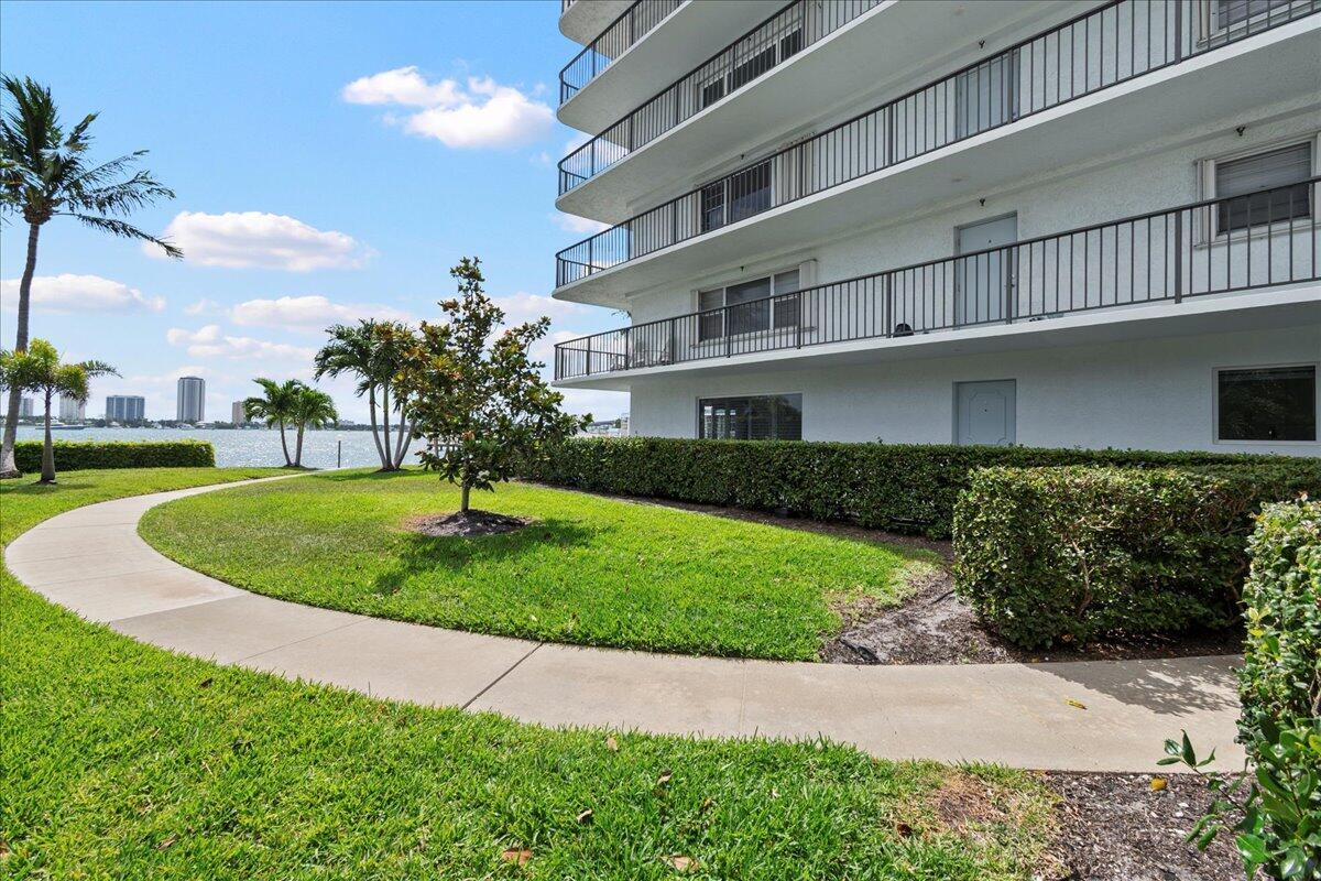 LAKE HARBOR COVE CONDO - Residential Lease
