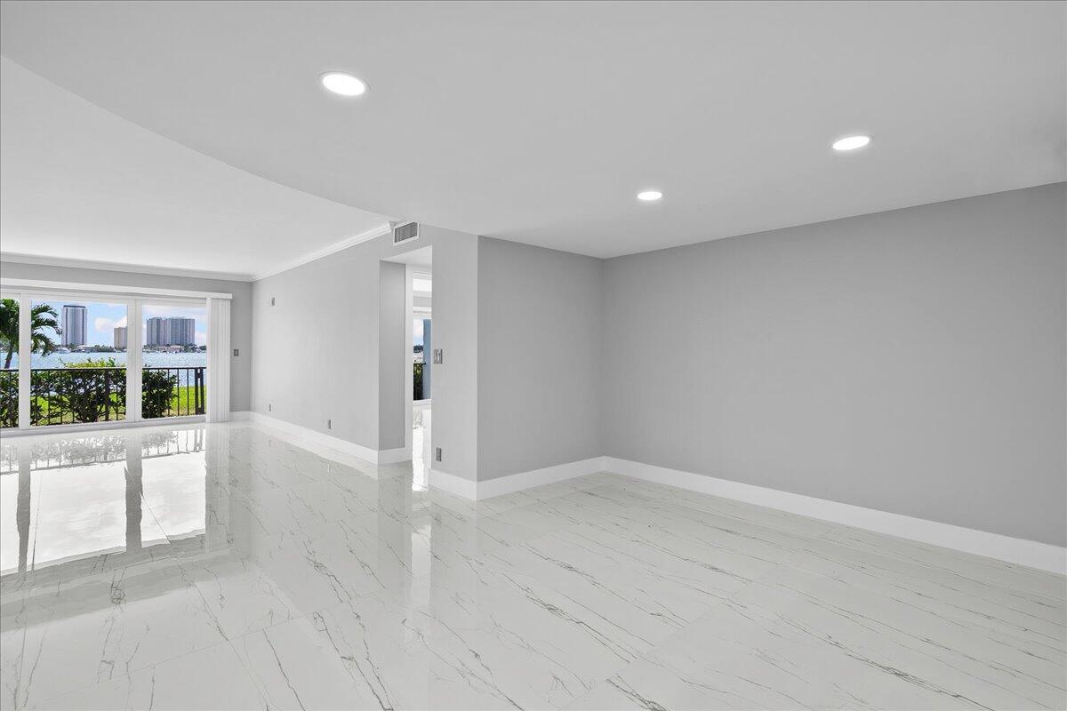 LAKE HARBOR COVE CONDO - Residential Lease