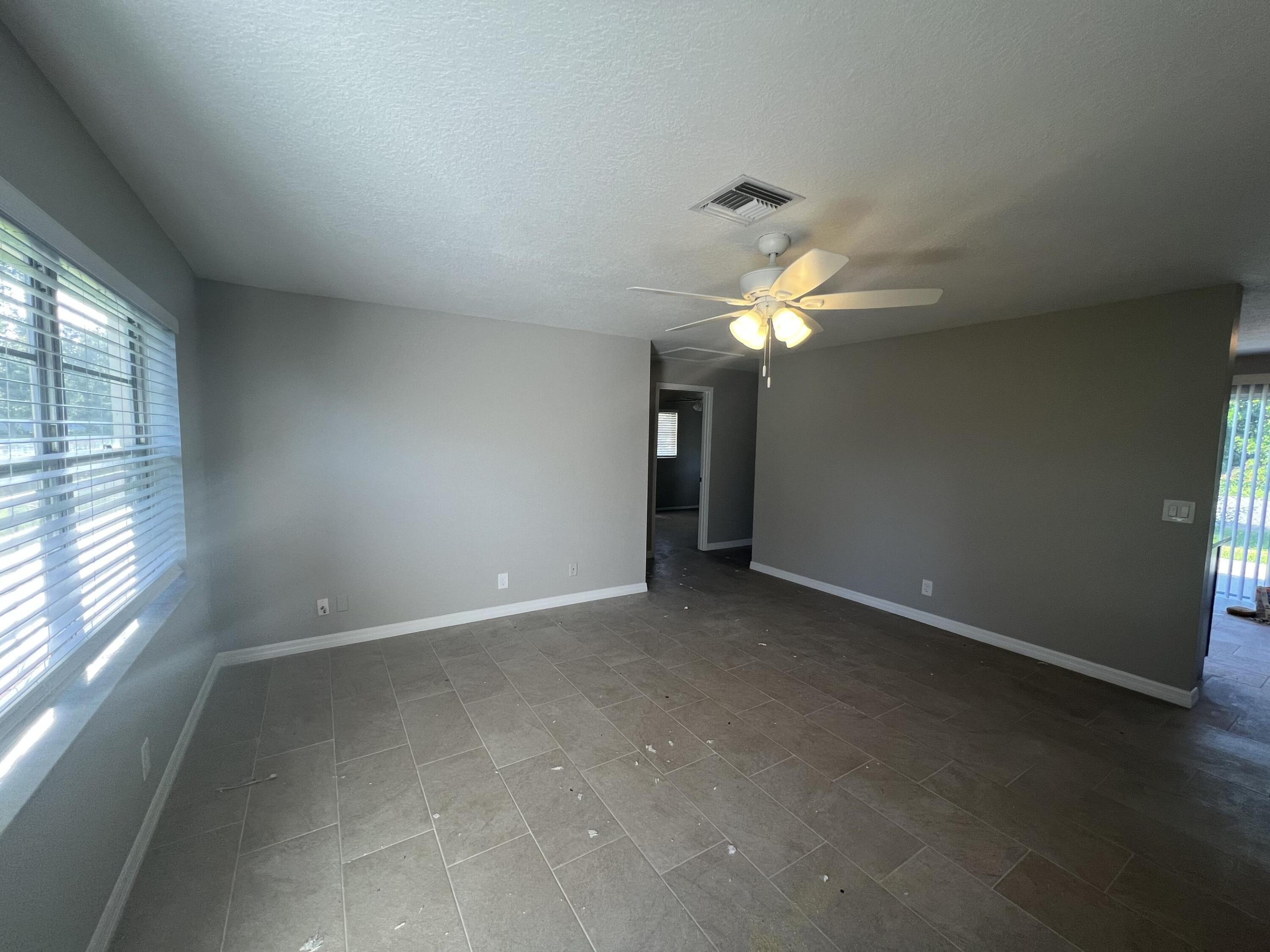 BREEZY ACRES - Residential Lease