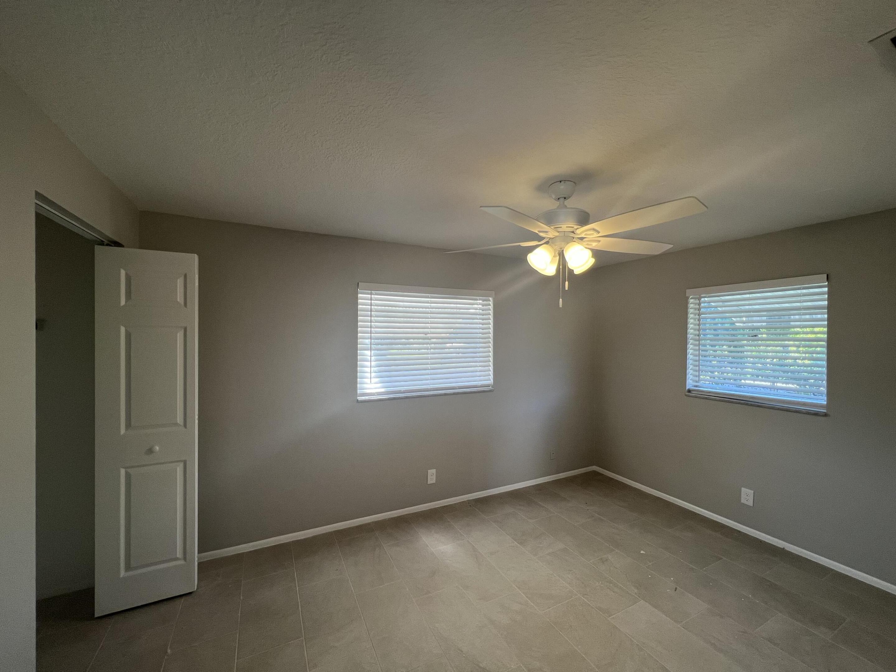 BREEZY ACRES - Residential Lease