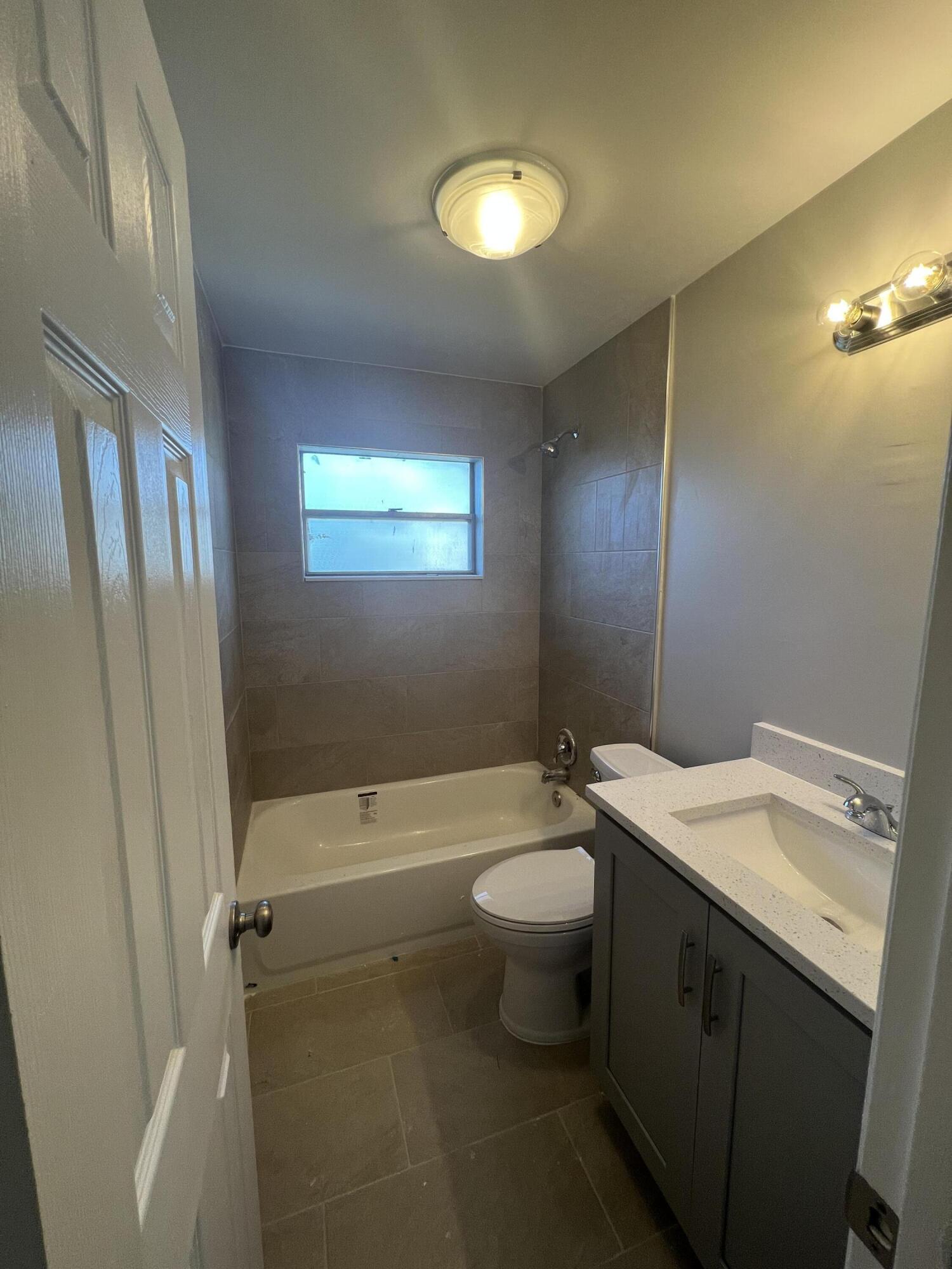 BREEZY ACRES - Residential Lease