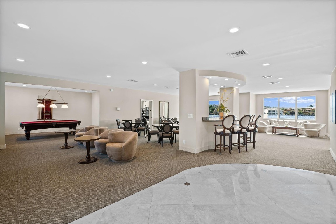BAYSHORE TOWERS - Residential