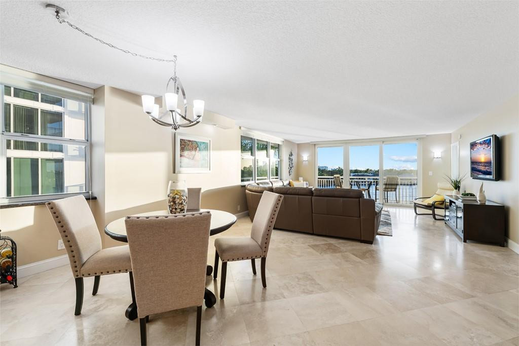 BAYSHORE TOWERS - Residential