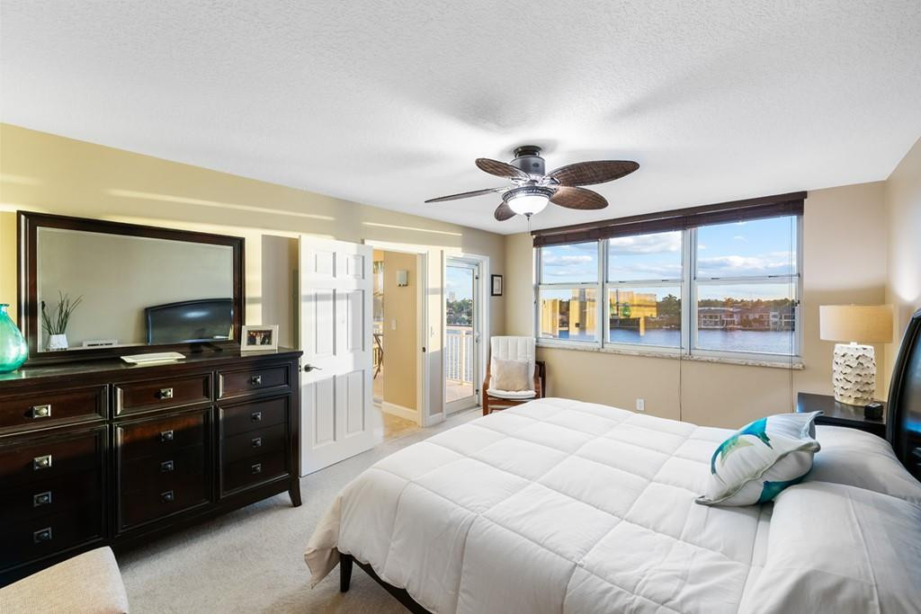 BAYSHORE TOWERS - Residential
