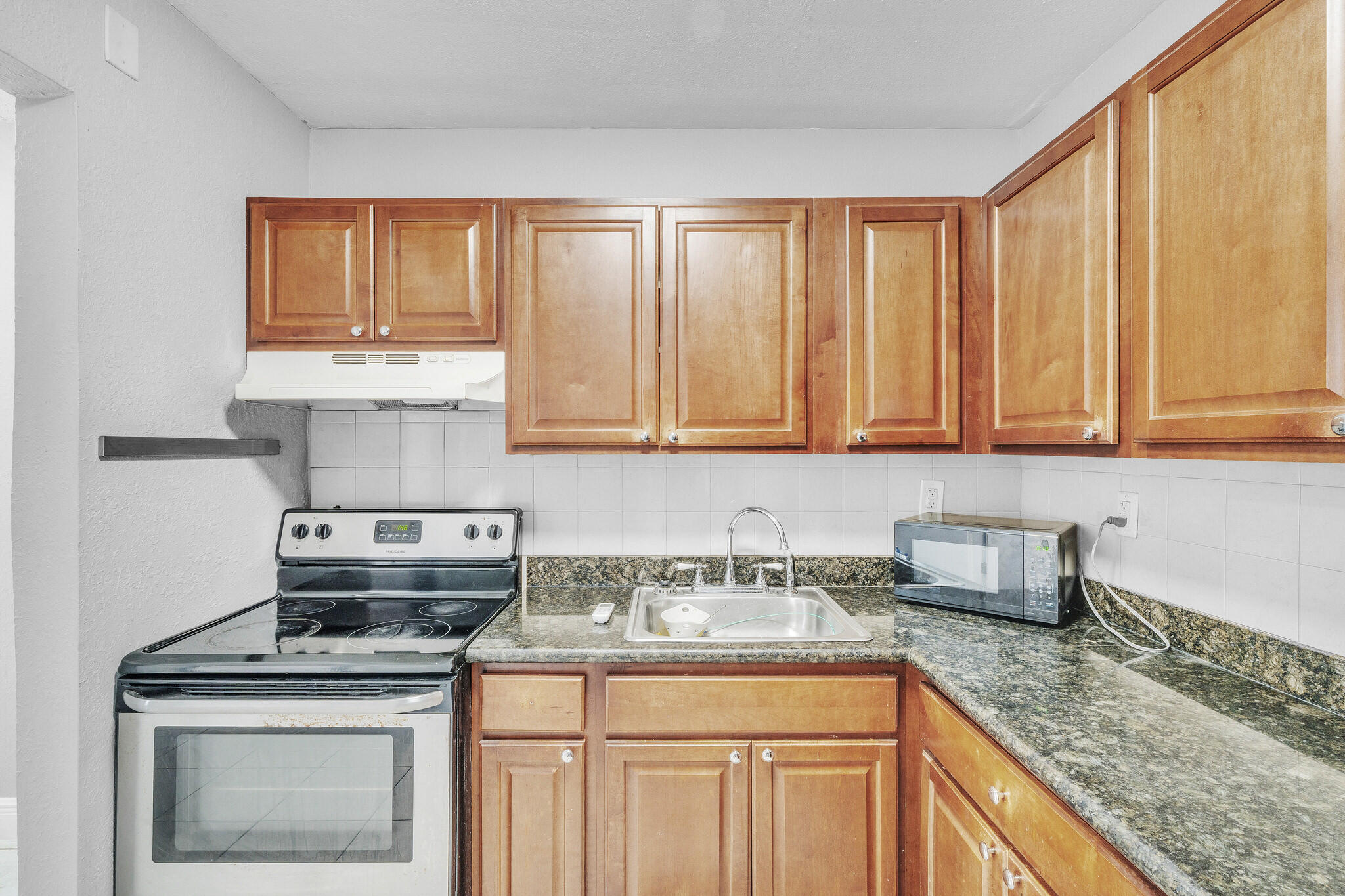 RIVERSIDE ADD AMEN PLAT - Residential Lease