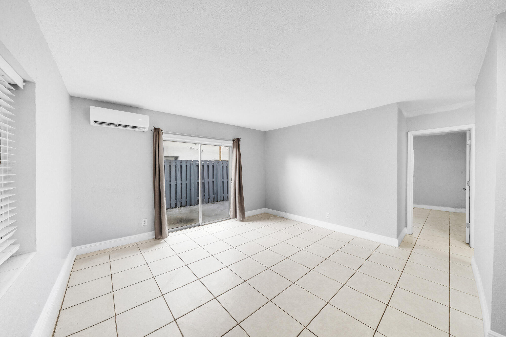 RIVERSIDE ADD AMEN PLAT - Residential Lease