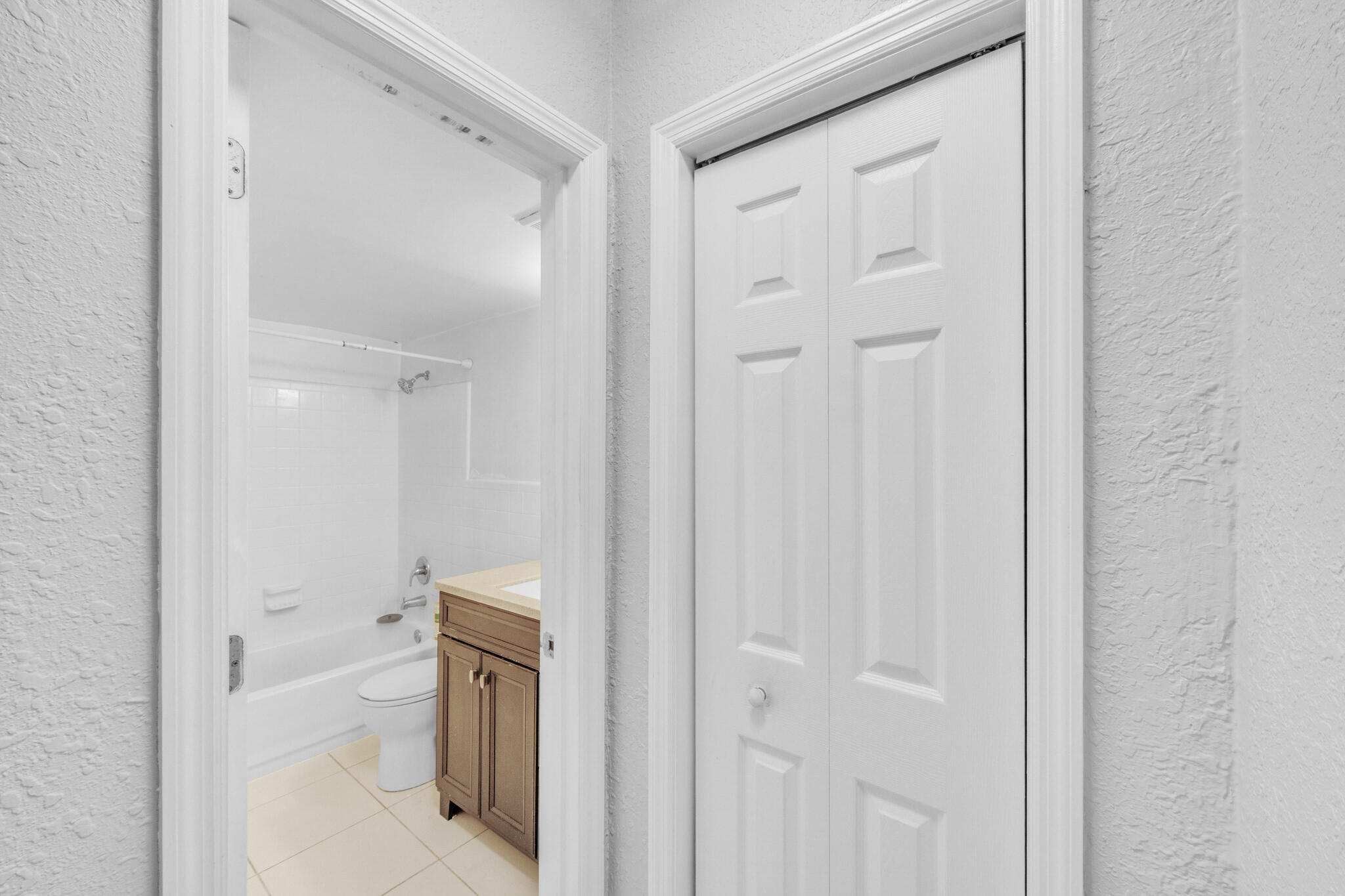 RIVERSIDE ADD AMEN PLAT - Residential Lease
