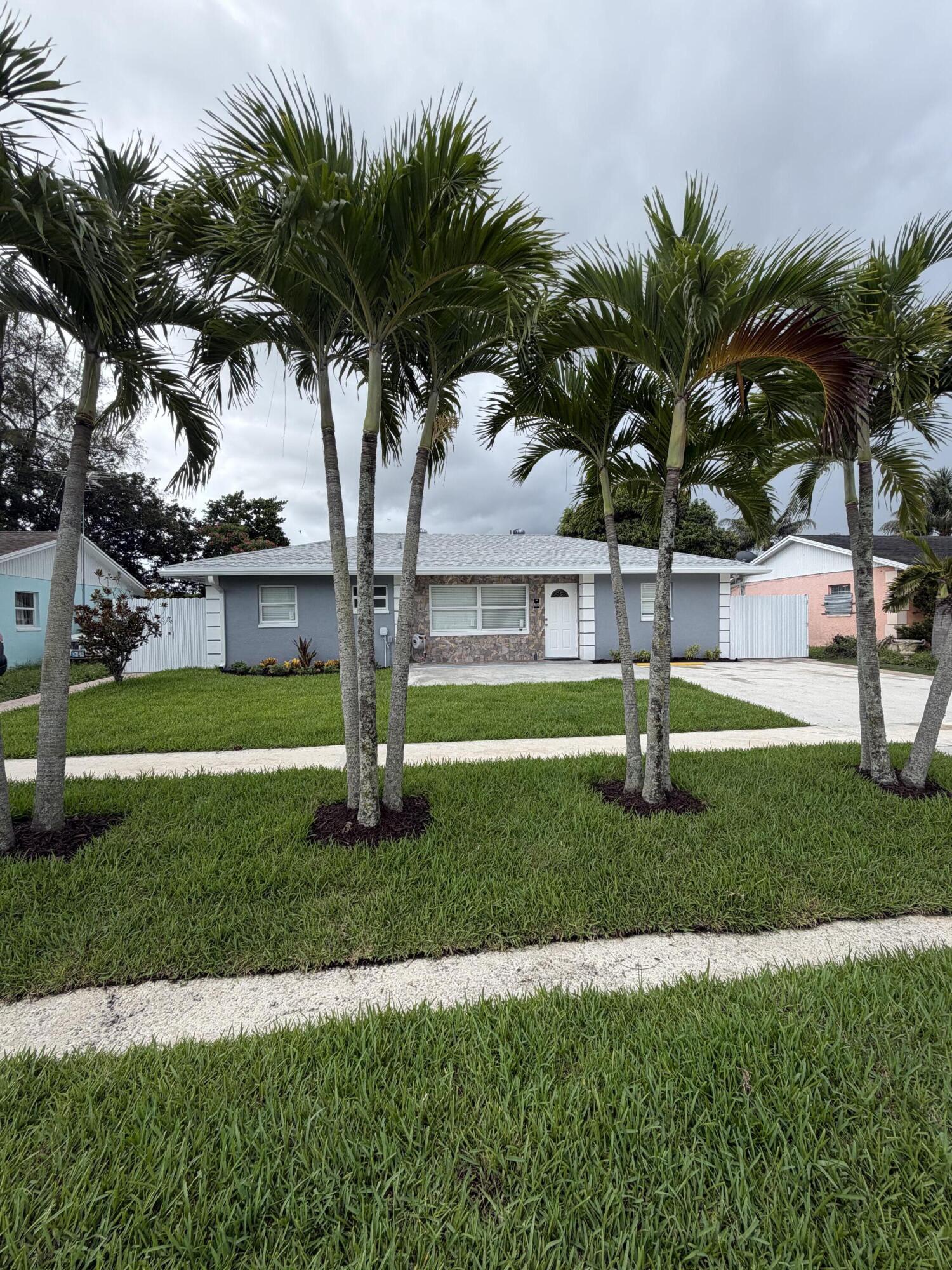LAKE WORTH HILLS 2ND ADD - Residential
