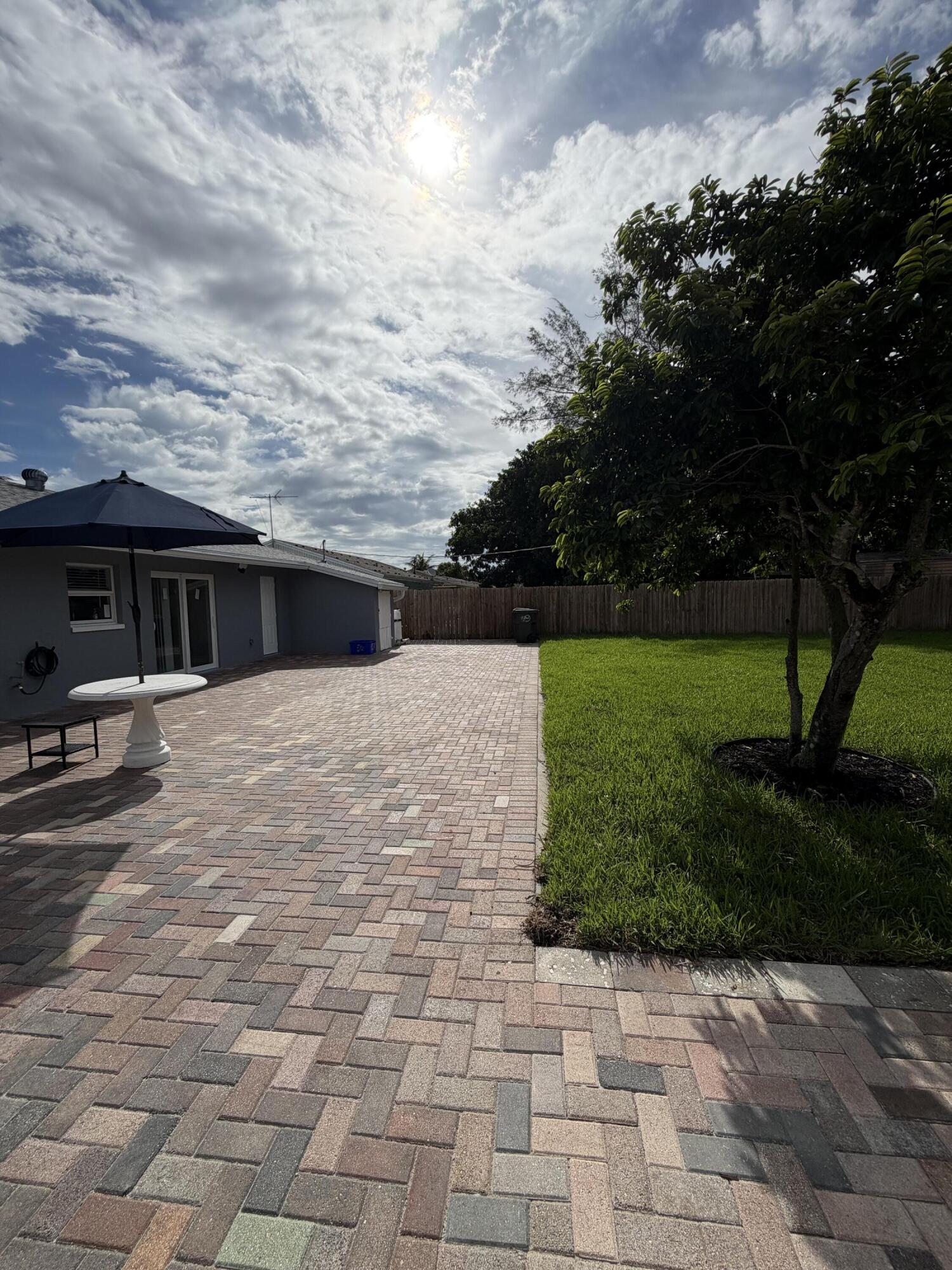 LAKE WORTH HILLS 2ND ADD - Residential