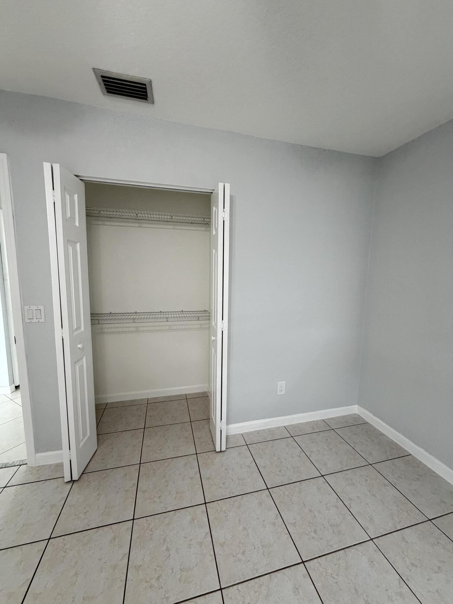 LAKE WORTH HILLS 2ND ADD - Residential