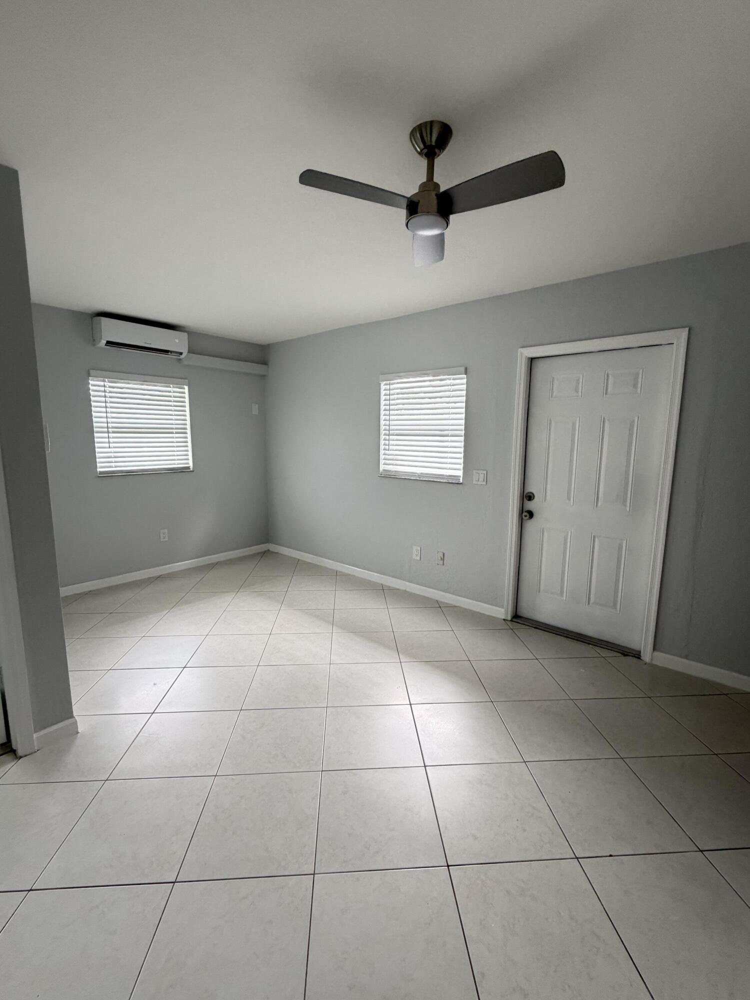 LAKE WORTH HILLS 2ND ADD - Residential