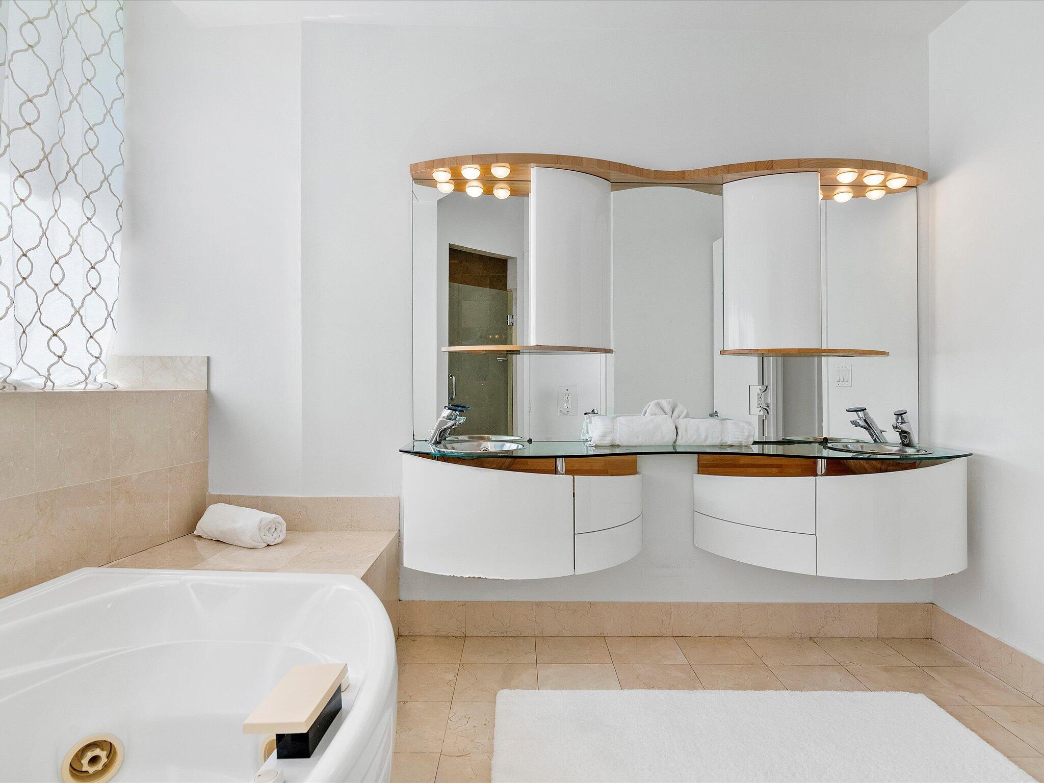 TRUMP PALACE CONDO - Residential