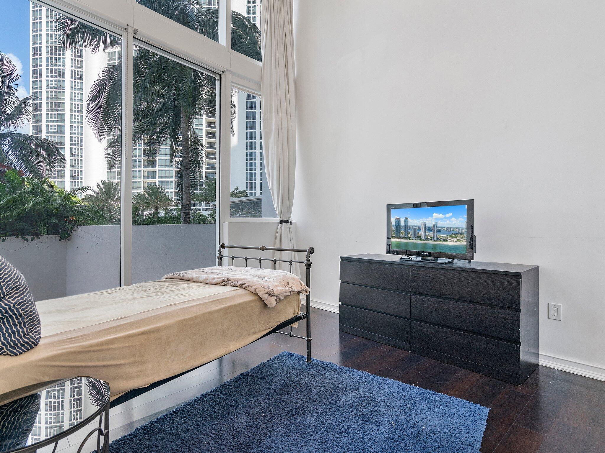 TRUMP PALACE CONDO - Residential