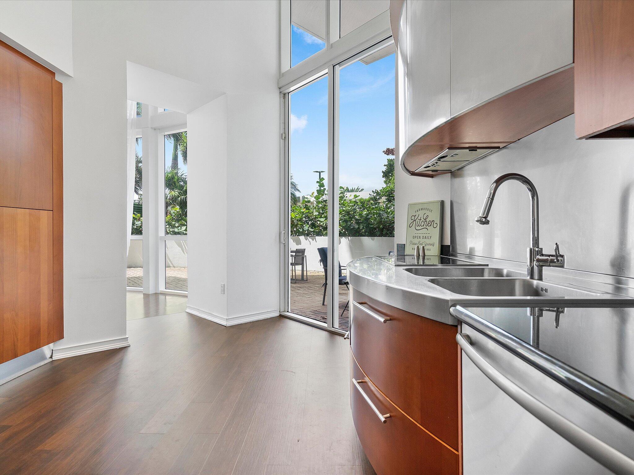 TRUMP PALACE CONDO - Residential