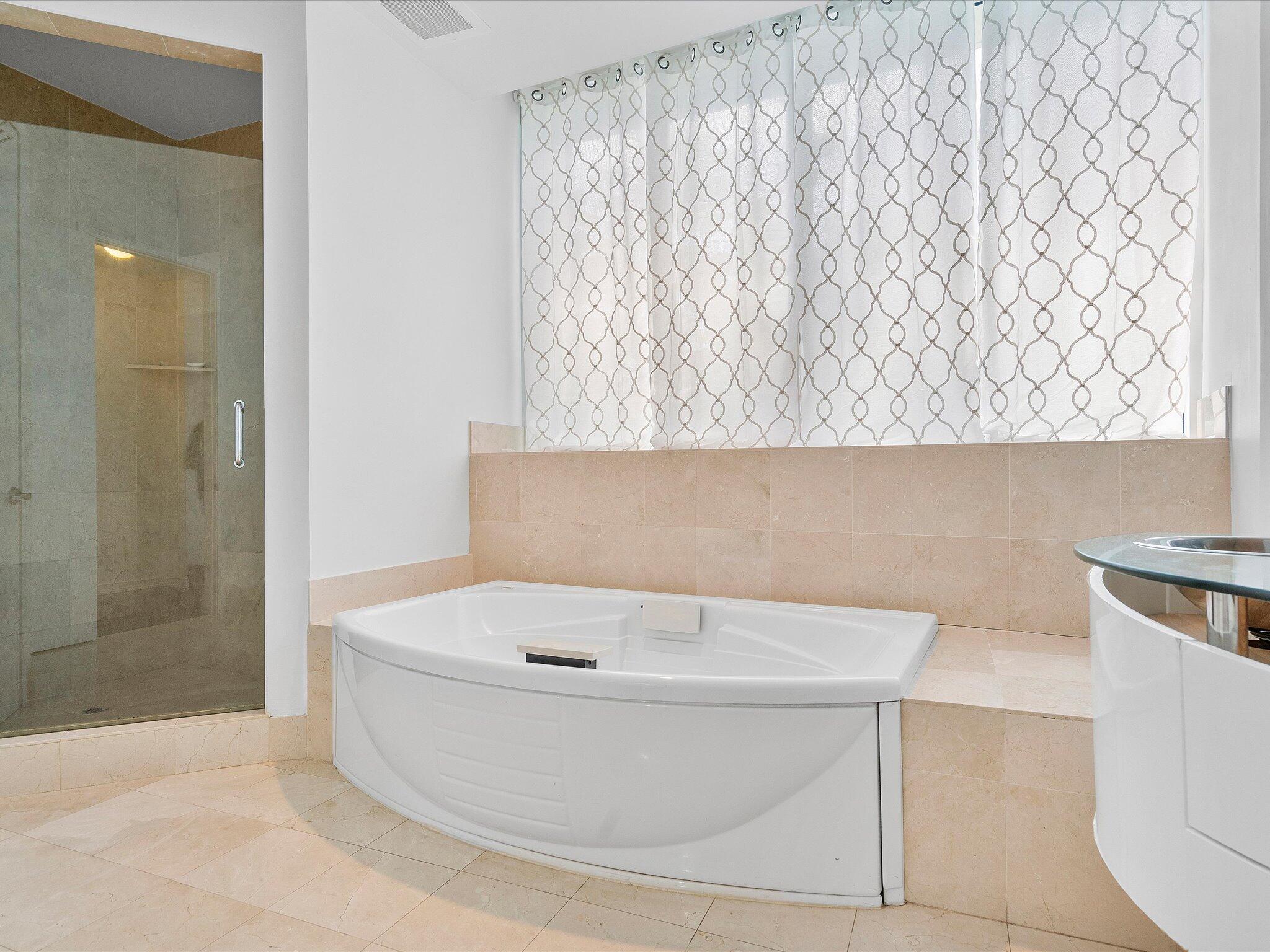 TRUMP PALACE CONDO - Residential
