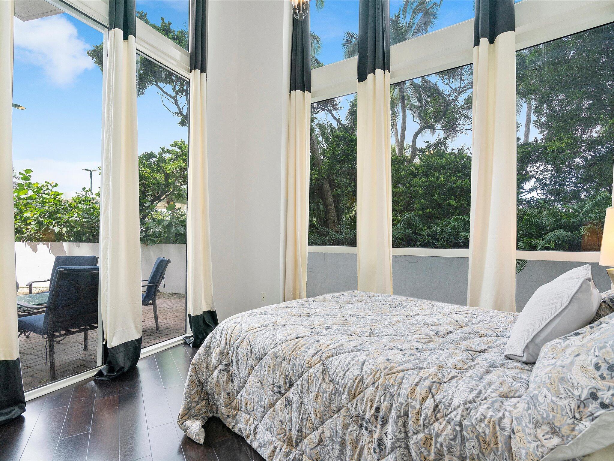 TRUMP PALACE CONDO - Residential