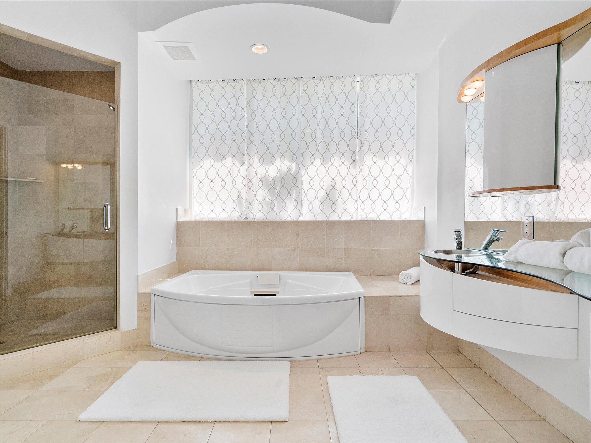 TRUMP PALACE CONDO - Residential