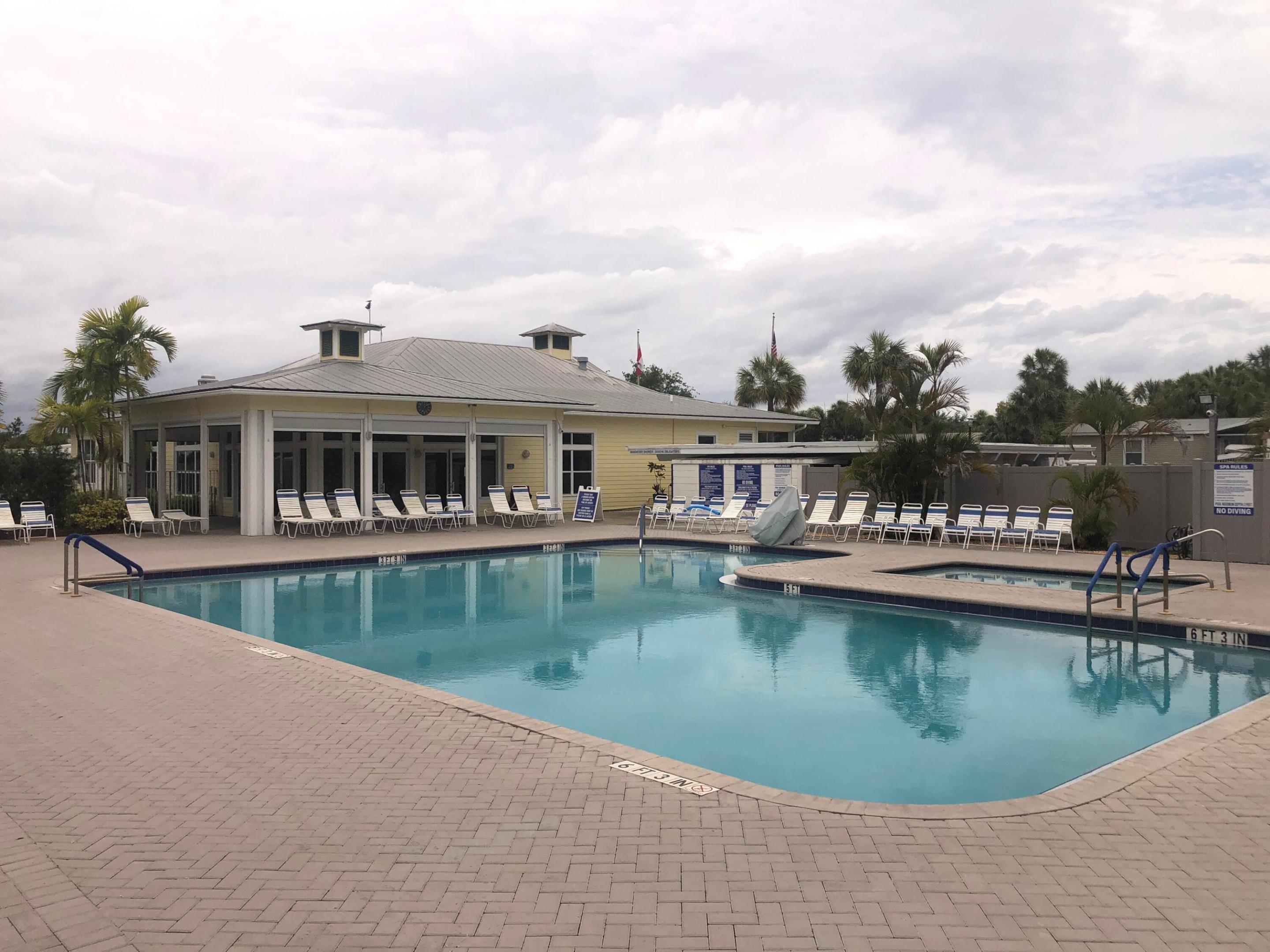 pine tree park legacy home - Residential