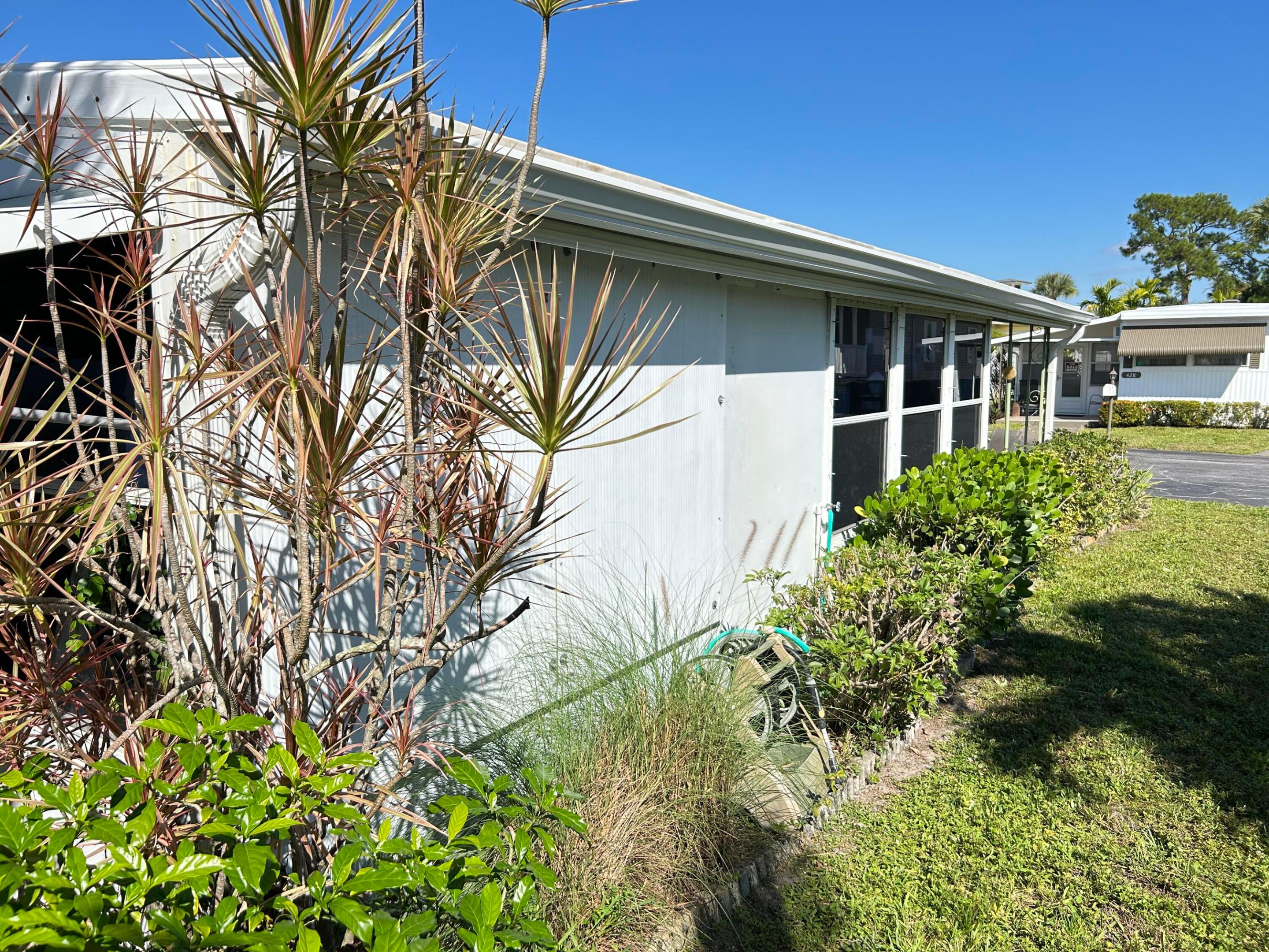 pine tree park legacy home - Residential