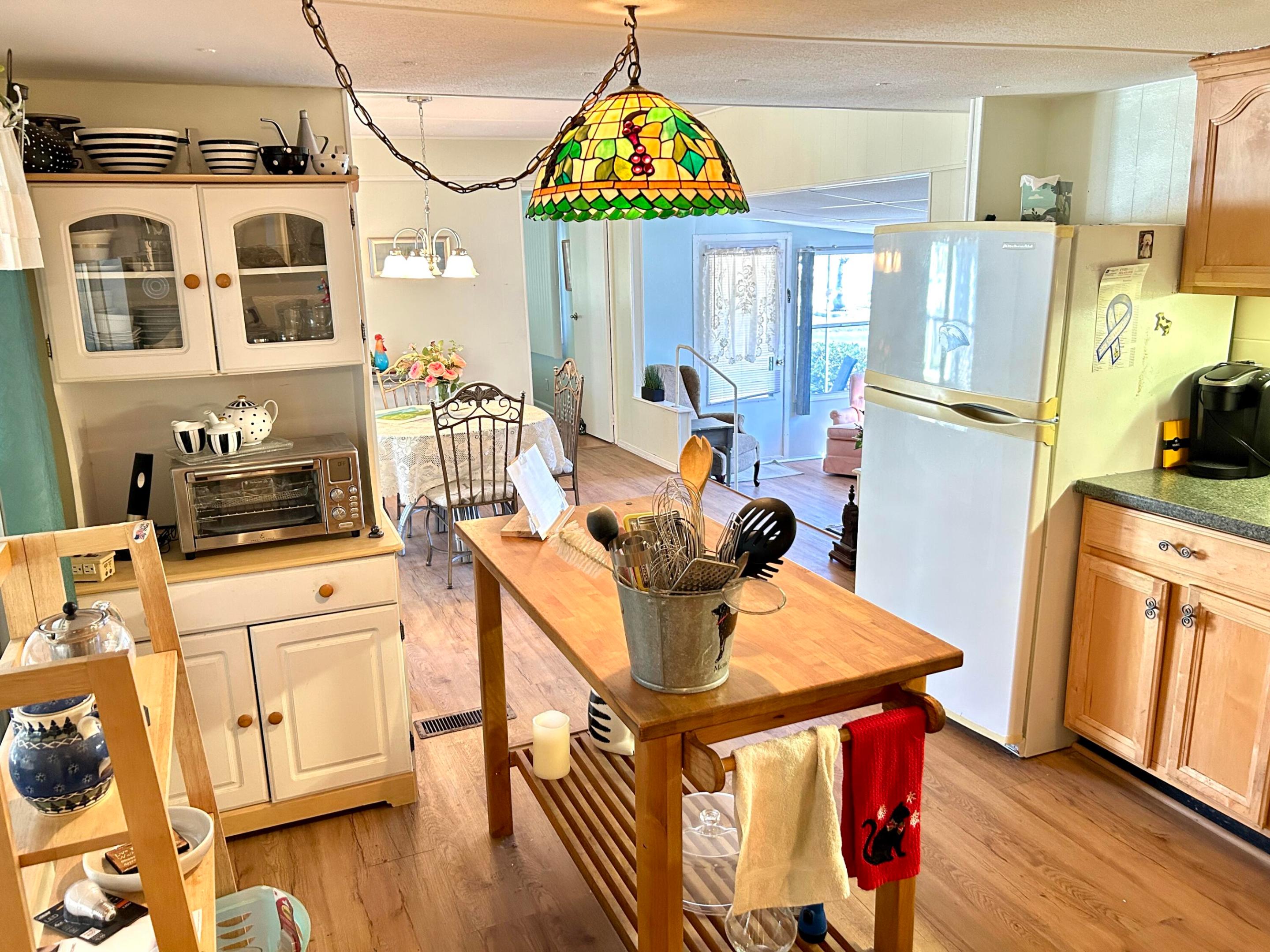 pine tree park legacy home - Residential