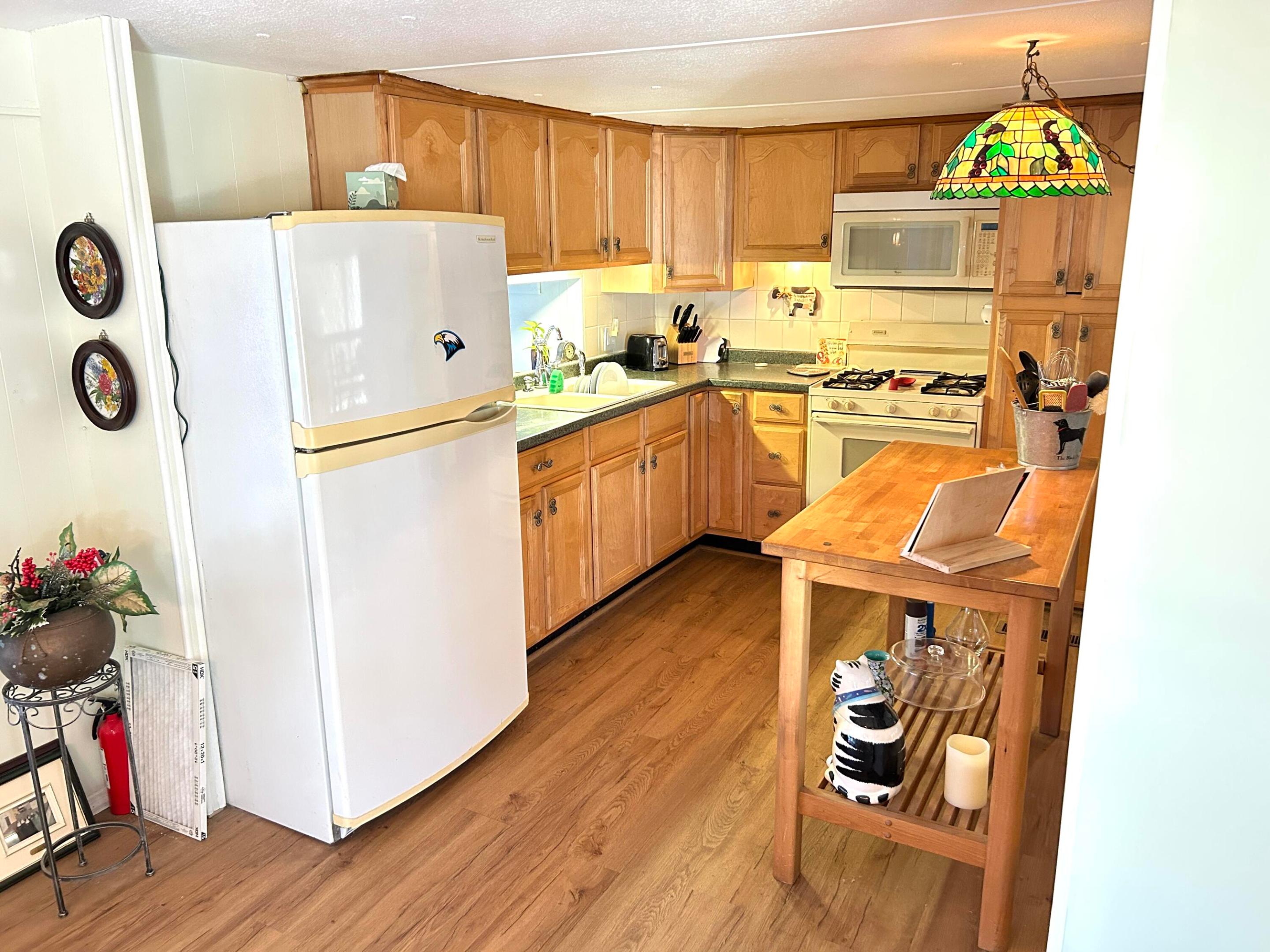 pine tree park legacy home - Residential