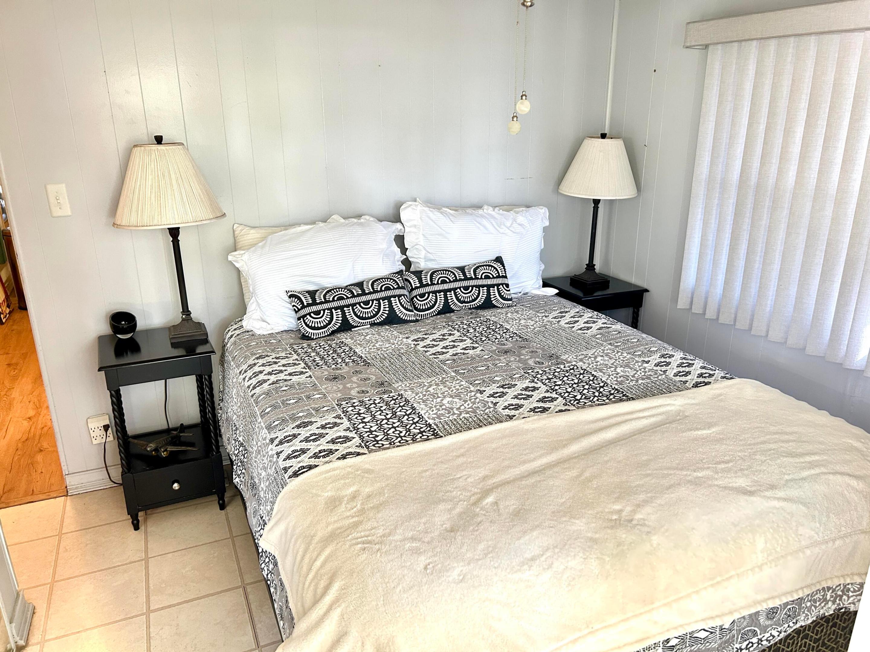 pine tree park legacy home - Residential