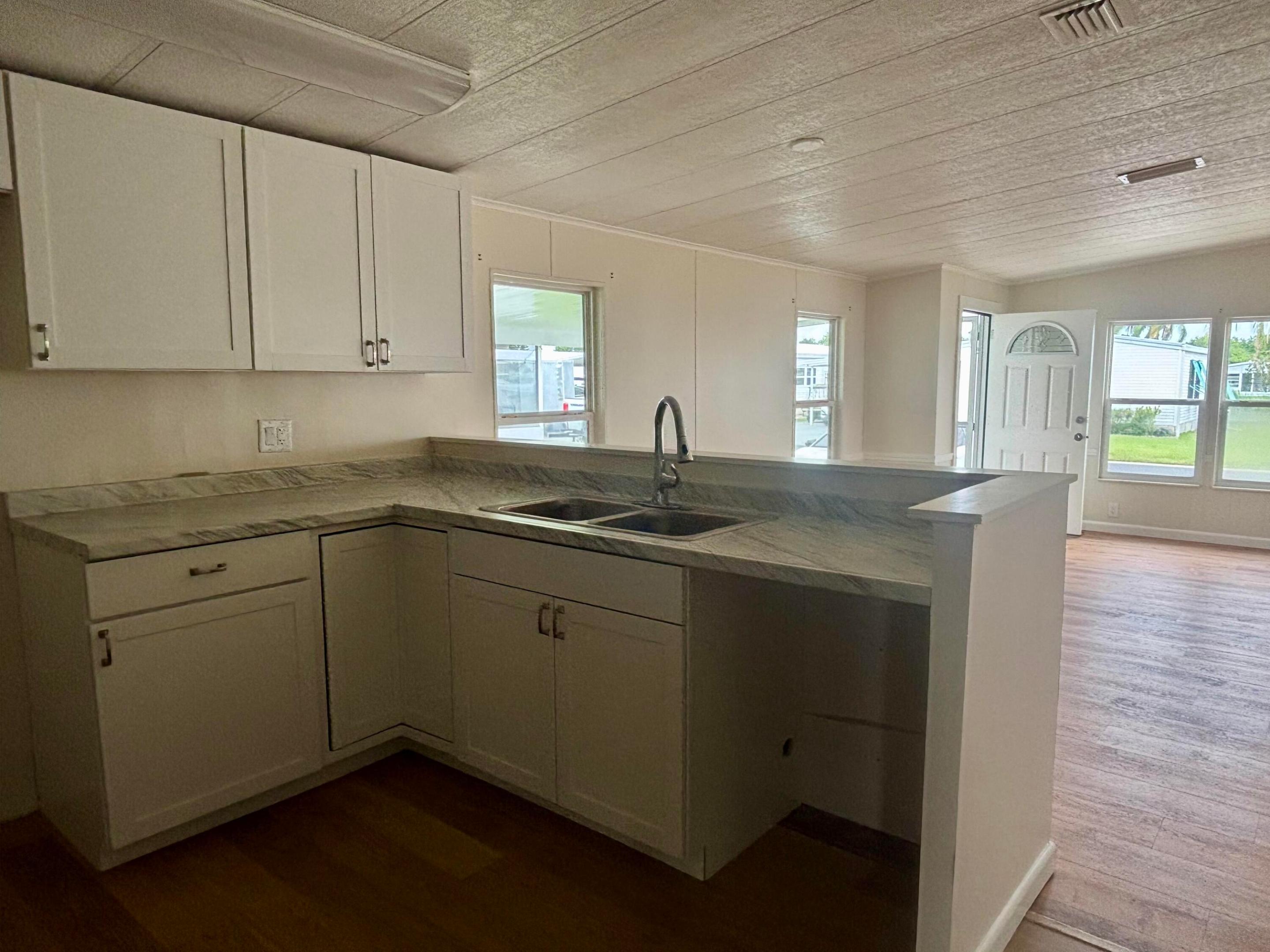 SEMINOLE COVE CONDOMINIUM - Residential
