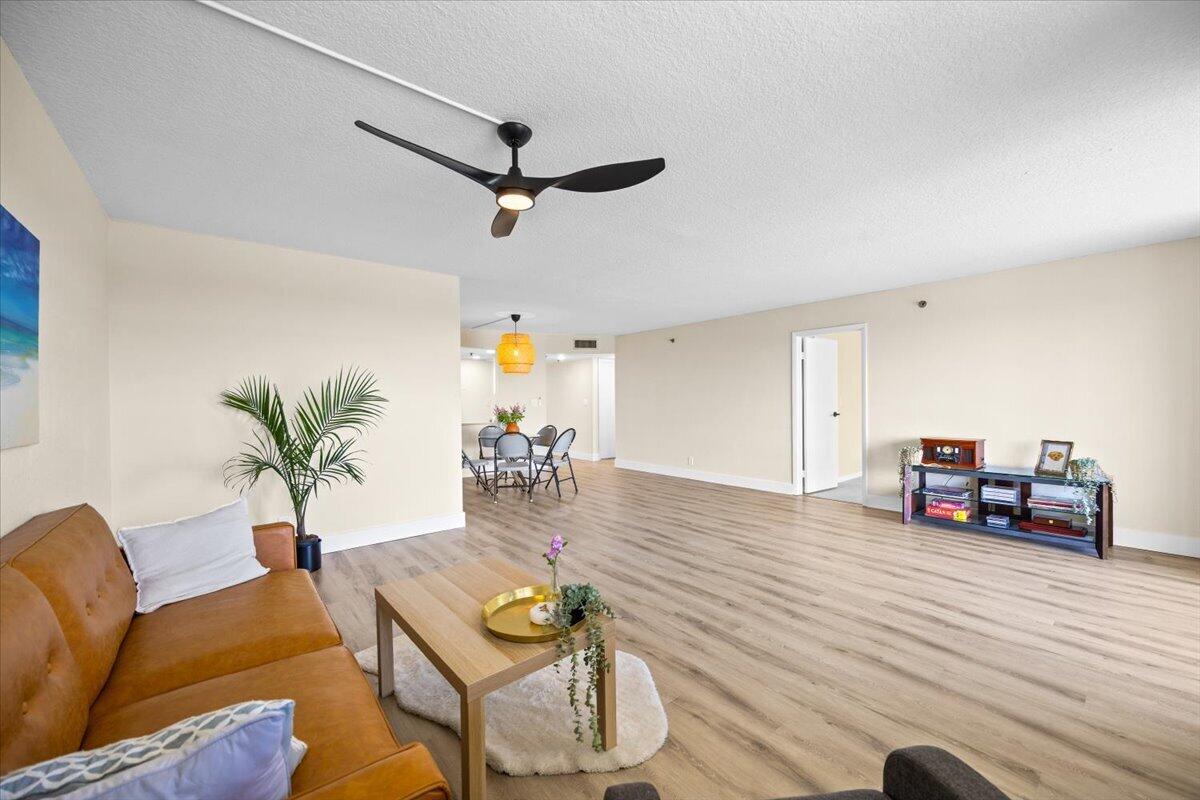 ROLLING HILLS GOLF AND TENNIS - Residential Lease