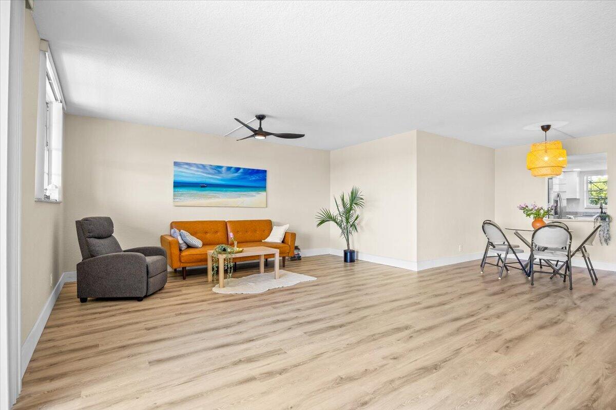 ROLLING HILLS GOLF AND TENNIS - Residential Lease