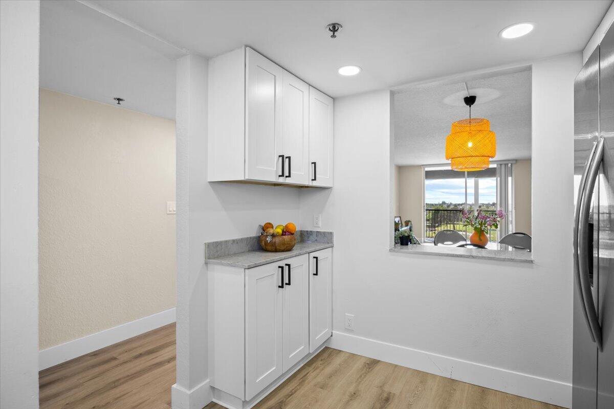 ROLLING HILLS GOLF AND TENNIS - Residential Lease