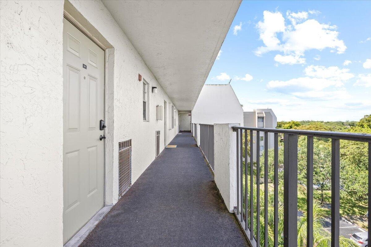 ROLLING HILLS GOLF AND TENNIS - Residential Lease