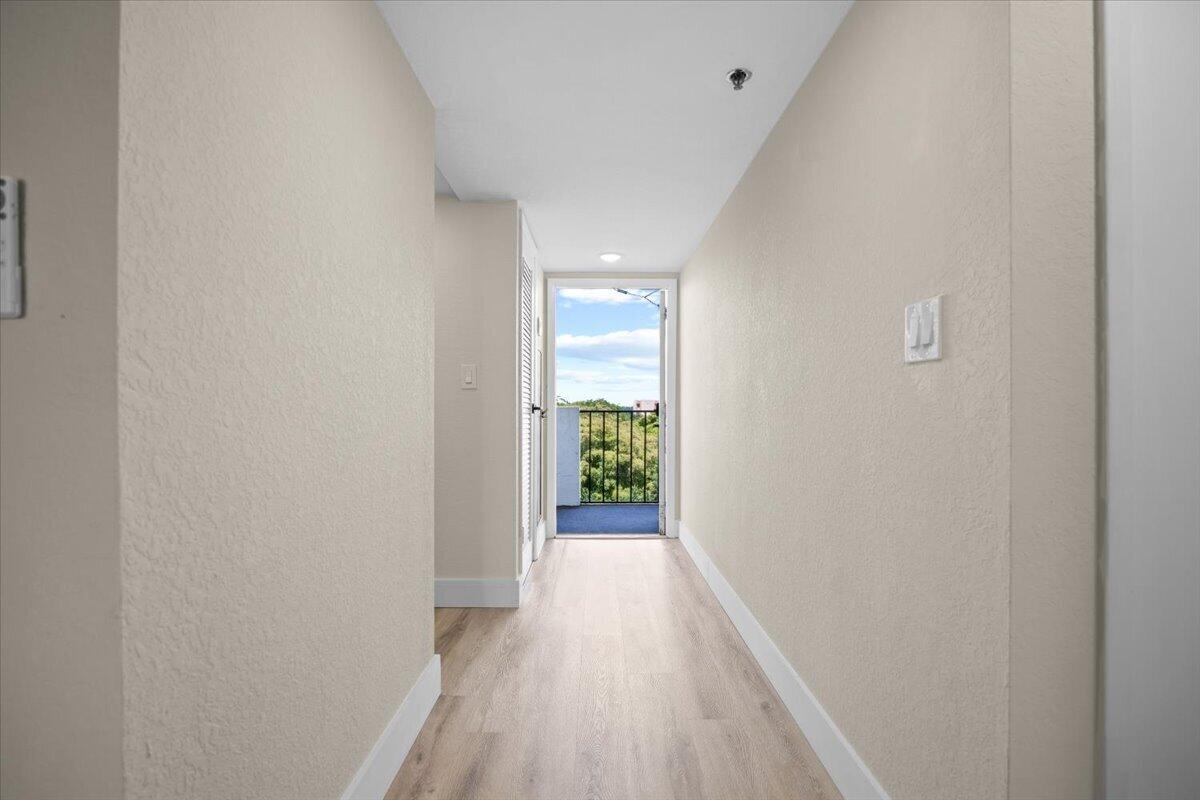 ROLLING HILLS GOLF AND TENNIS - Residential Lease