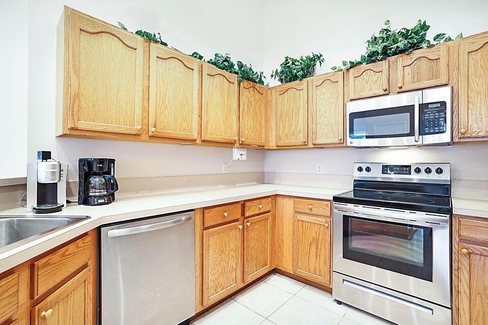 CASTLE PINES - Residential