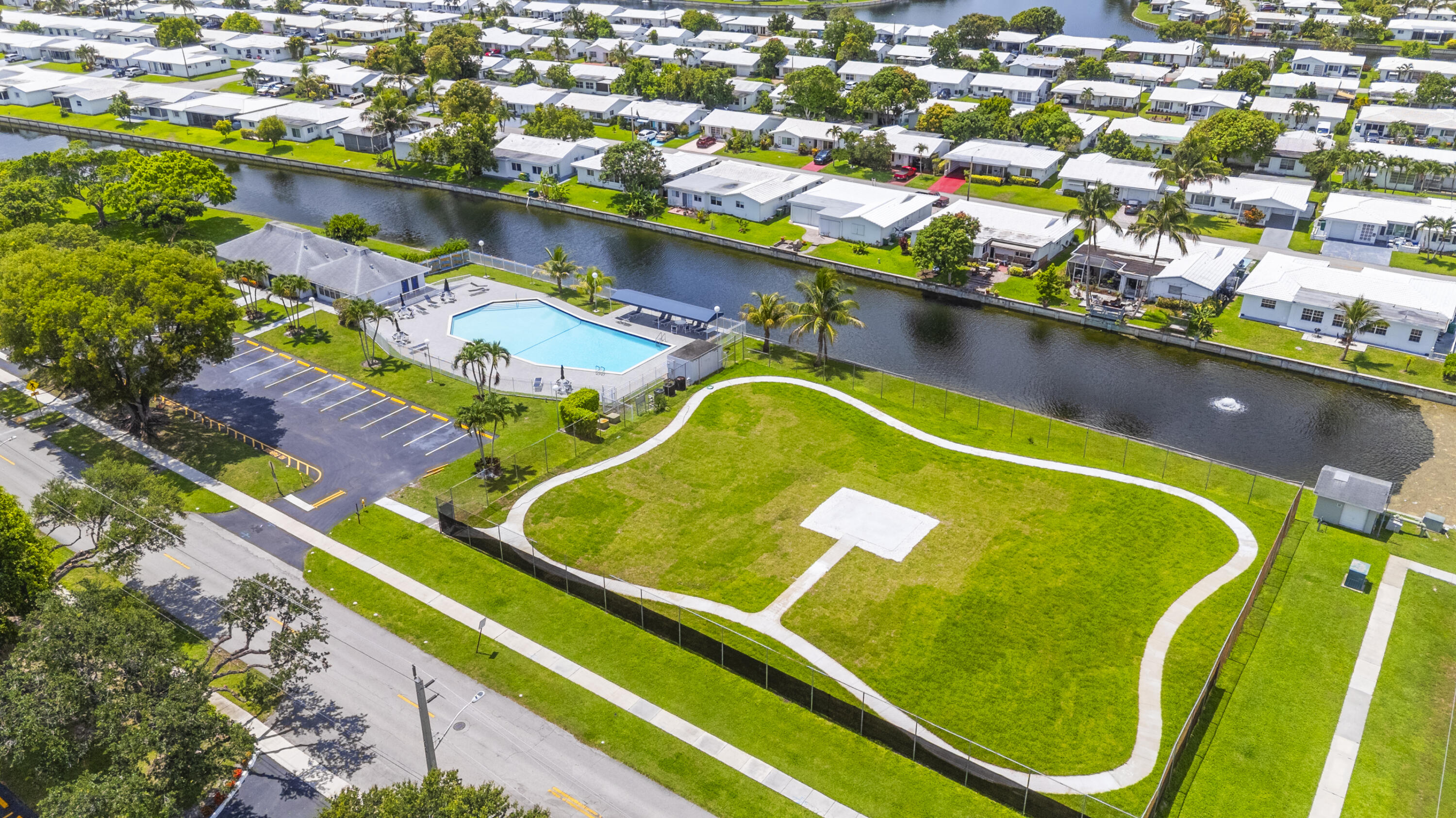 FAIRWAYS OF TAMARAC CONDOMINIUM - Residential