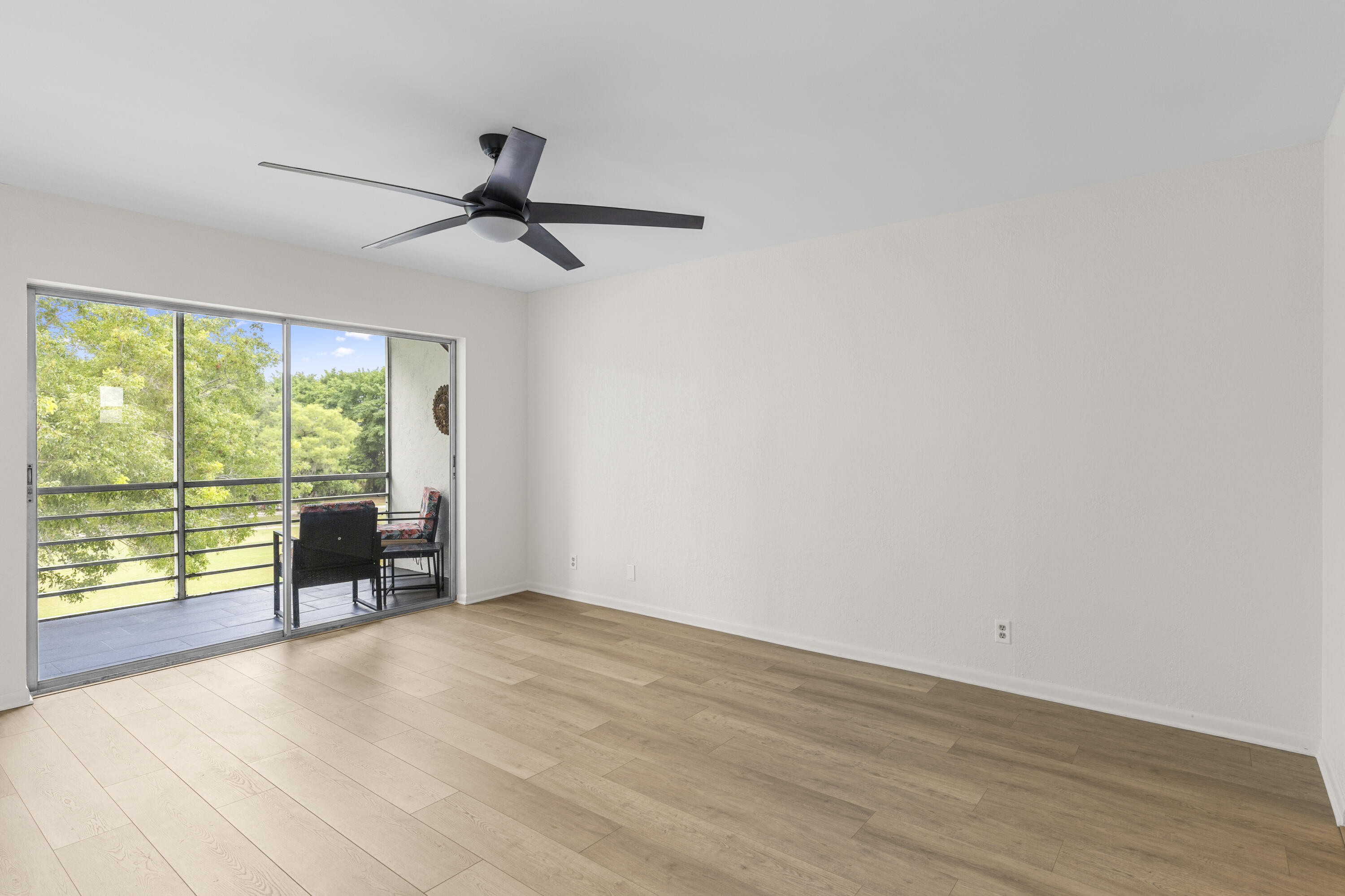 FAIRWAYS OF TAMARAC CONDOMINIUM - Residential