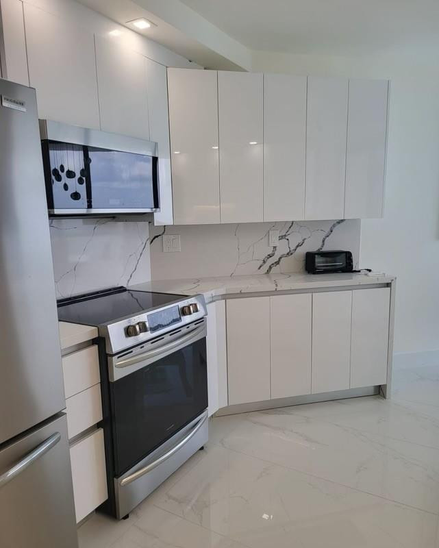 OCEANIA I CONDO - Residential