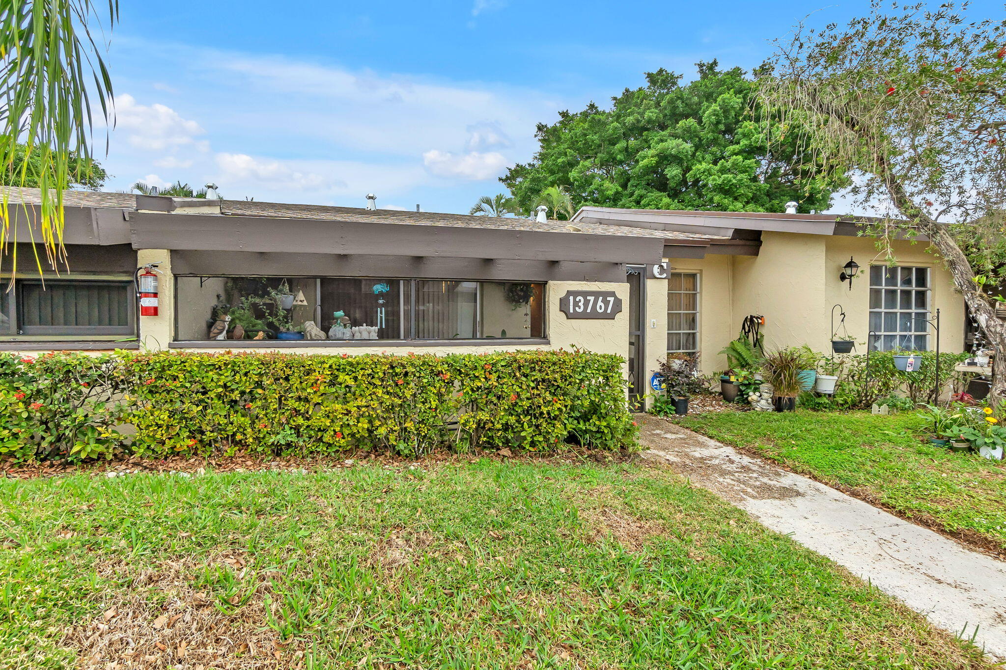 PALM GREENS AT VILLA DEL RAY CONDO II - Residential
