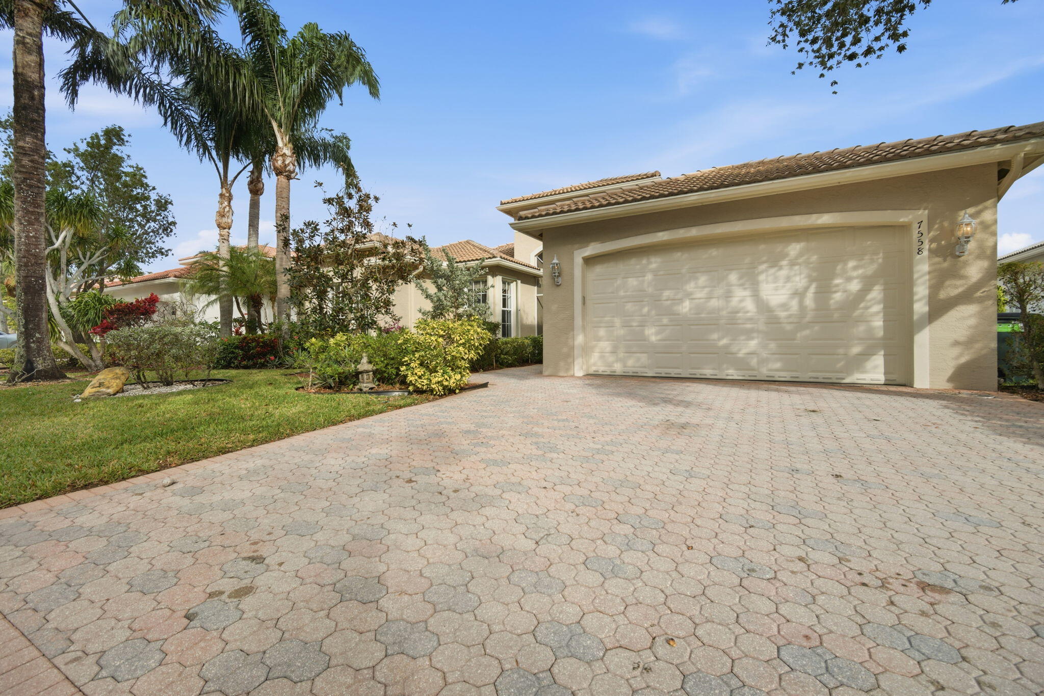 VALENCIA SHORES 1 - Residential