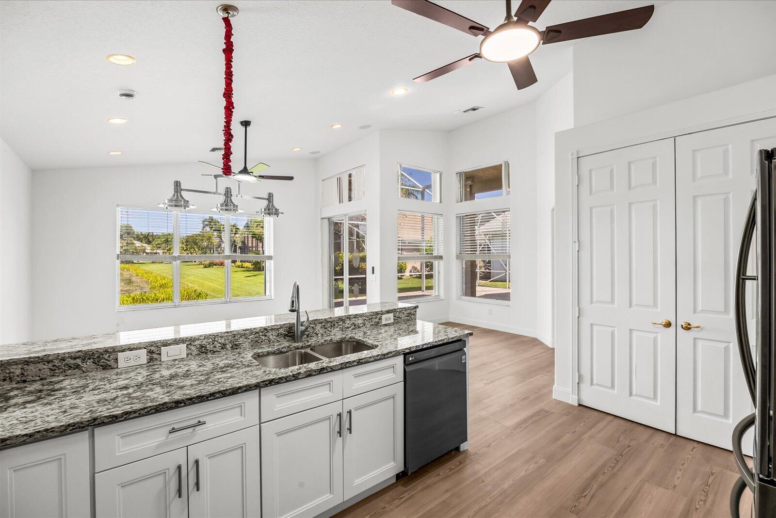 VALENCIA SHORES 1 - Residential