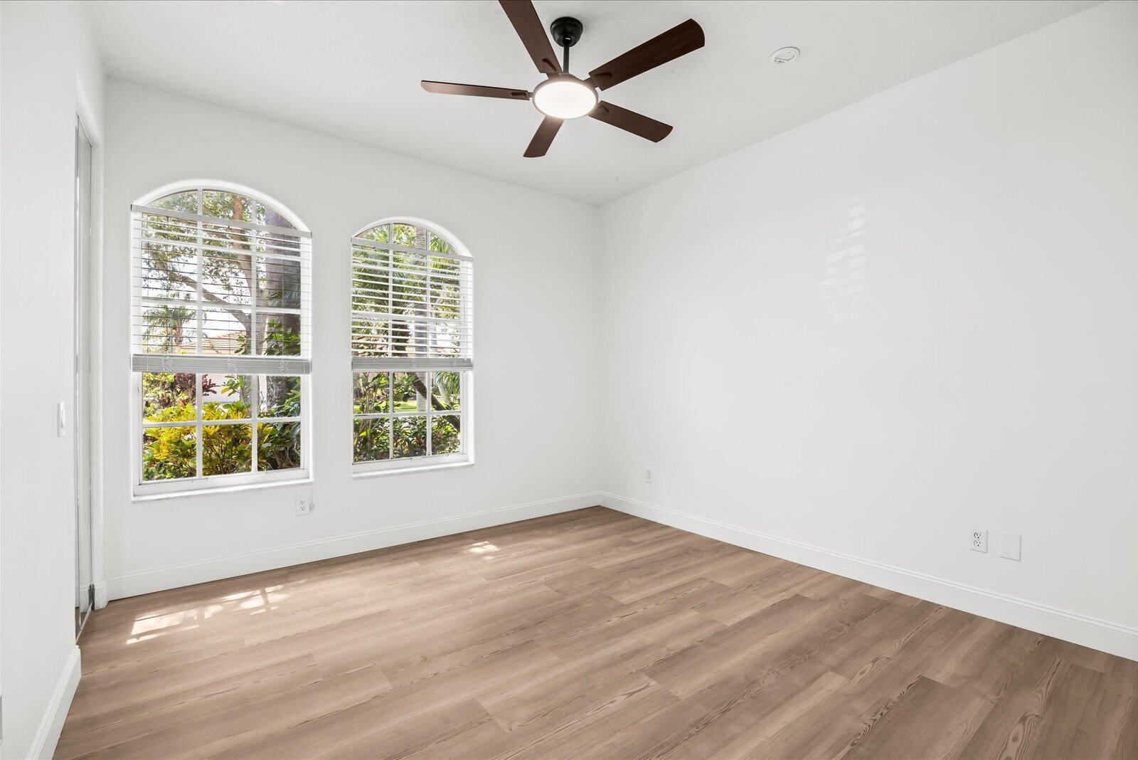 VALENCIA SHORES 1 - Residential