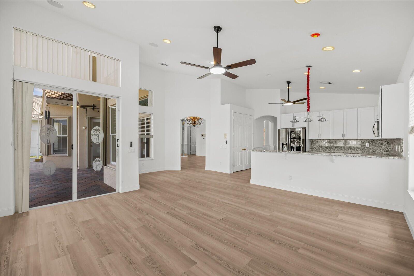 VALENCIA SHORES 1 - Residential