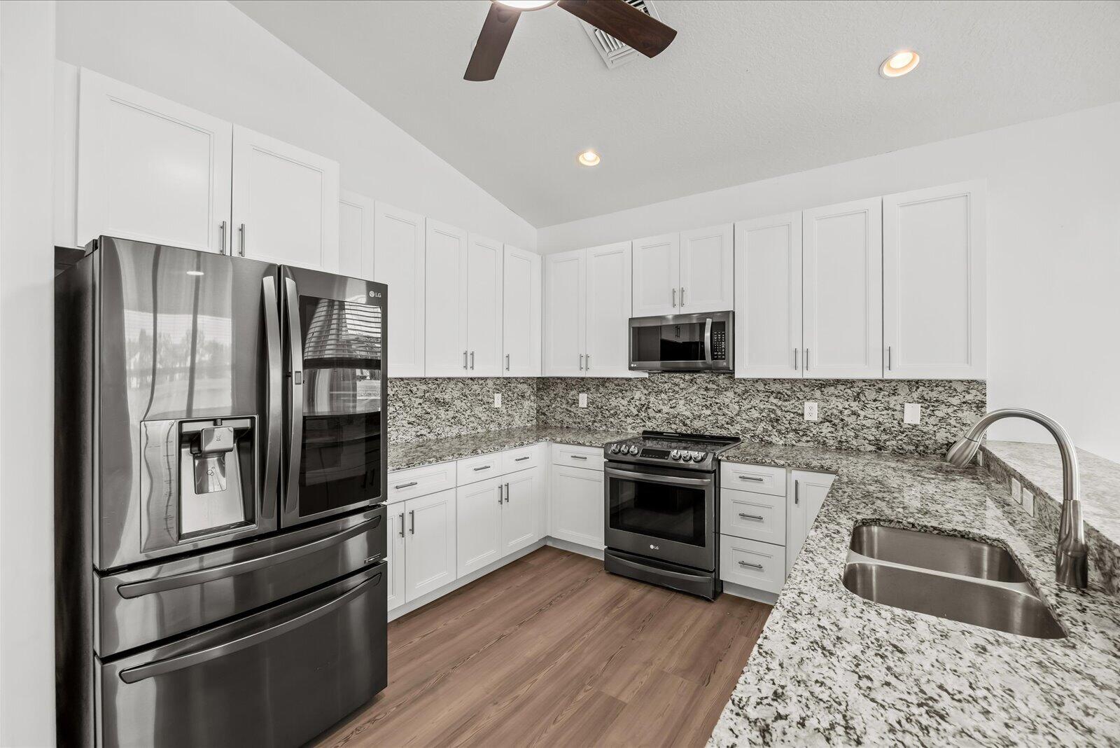 VALENCIA SHORES 1 - Residential