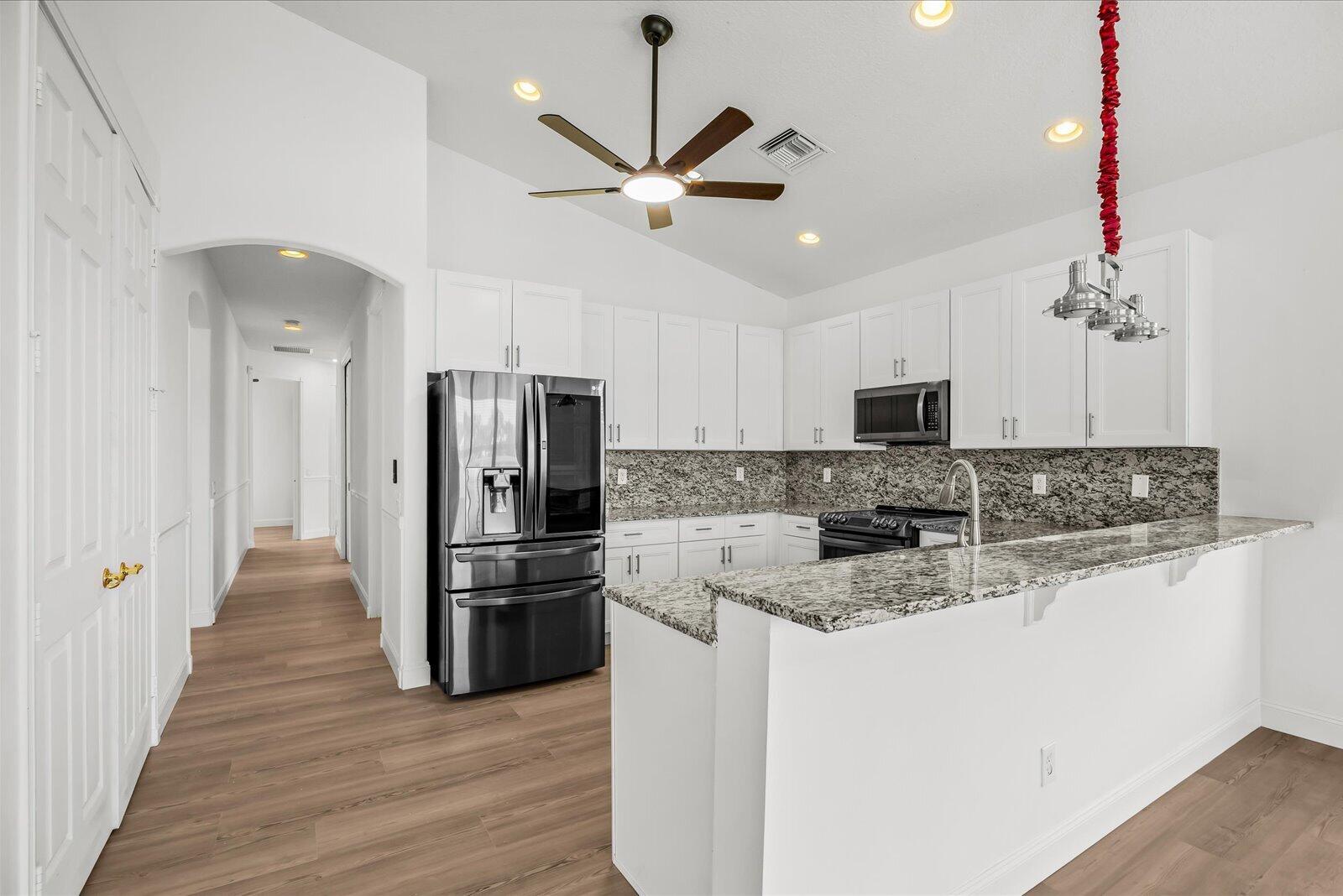 VALENCIA SHORES 1 - Residential