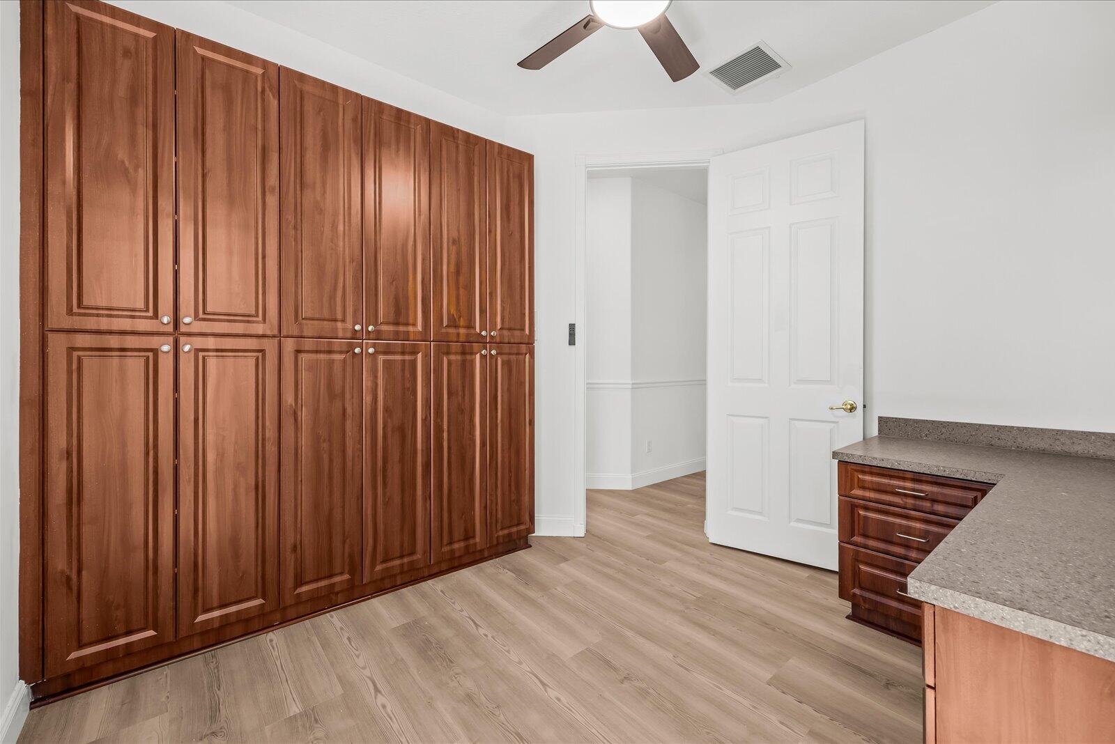 VALENCIA SHORES 1 - Residential