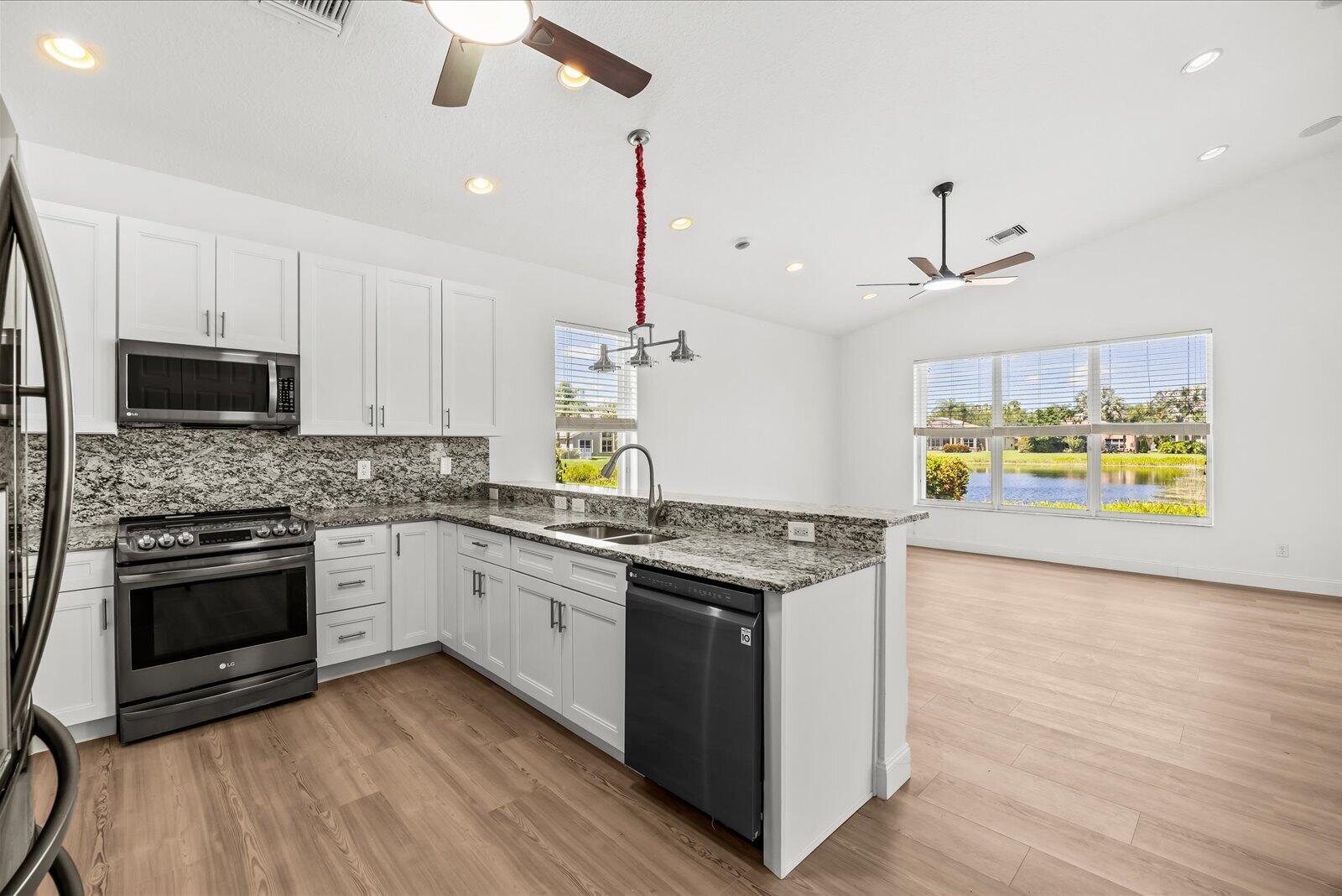 VALENCIA SHORES 1 - Residential