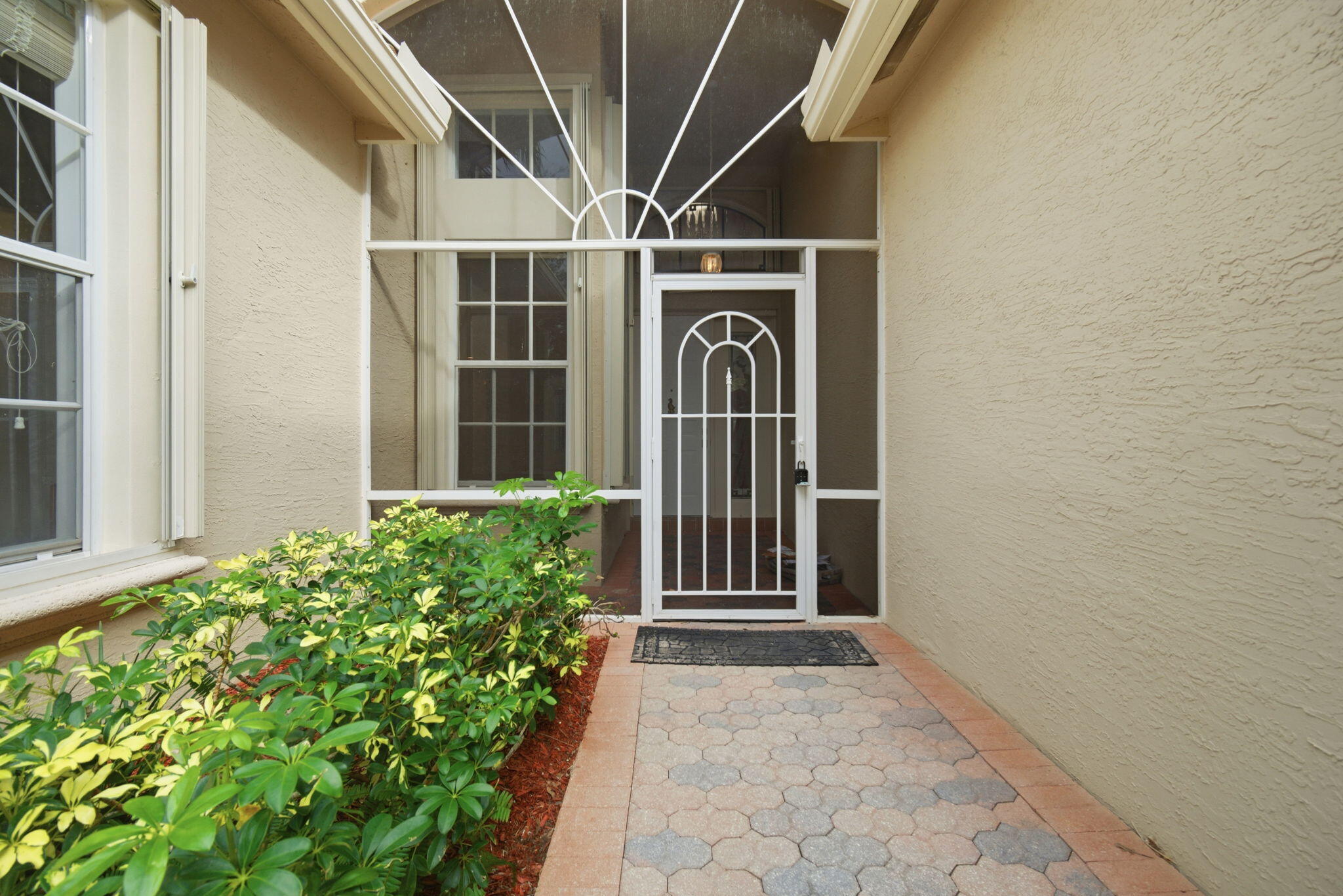 VALENCIA SHORES 1 - Residential